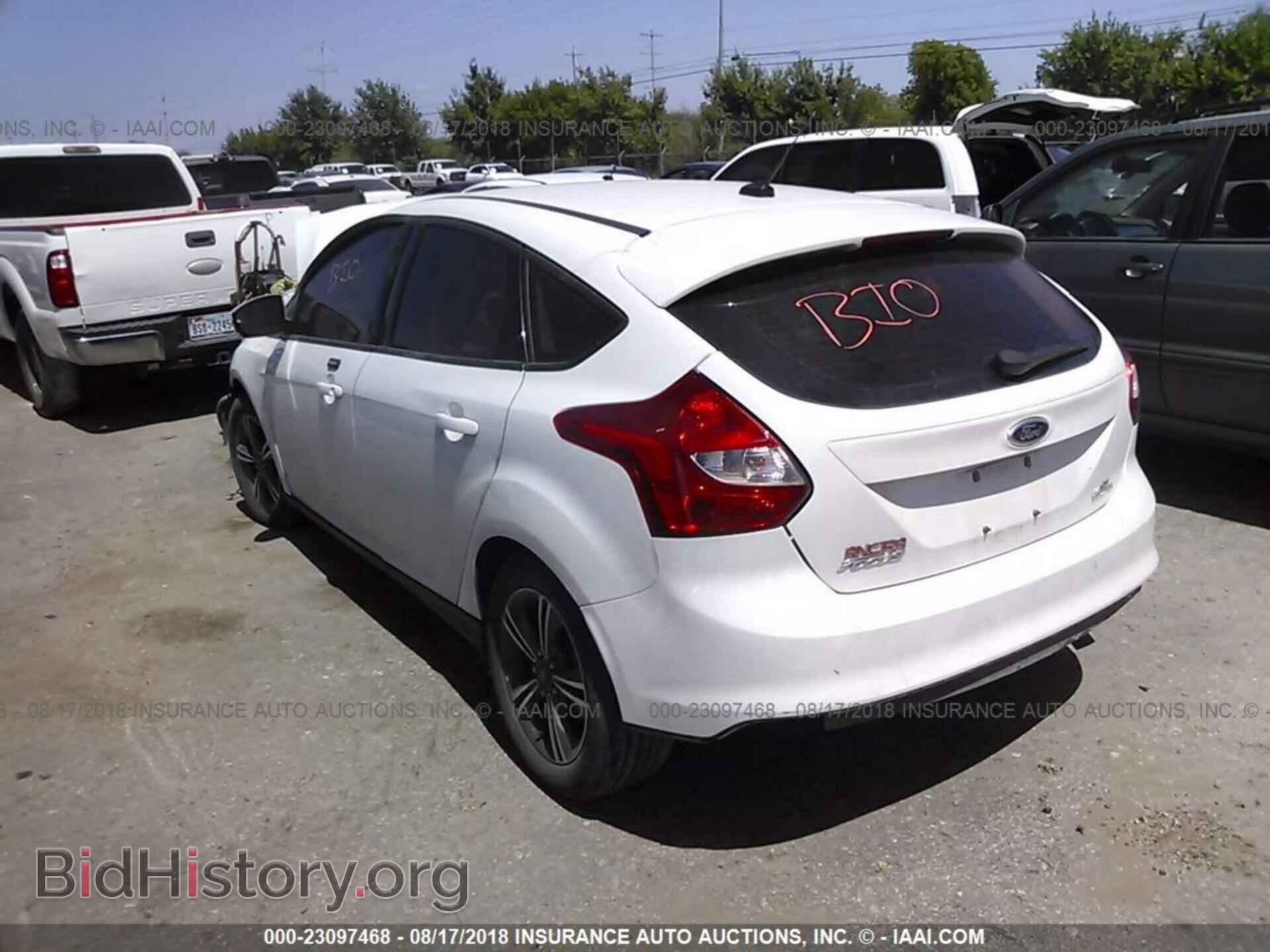 2014 Ford Focus - VIN: 1FADP3K22EL381410 - Фото 3