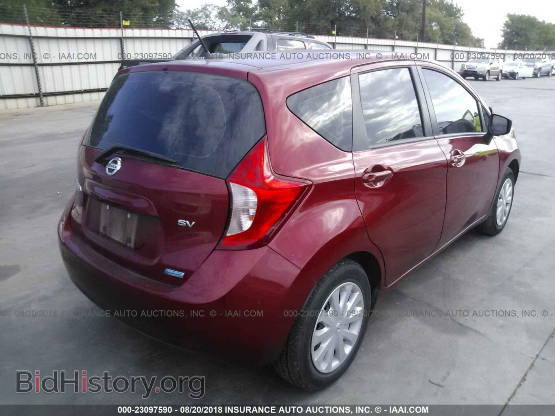 2016 Nissan Versa note - VIN: 3N1CE2CP1GL395762 - Photo 4