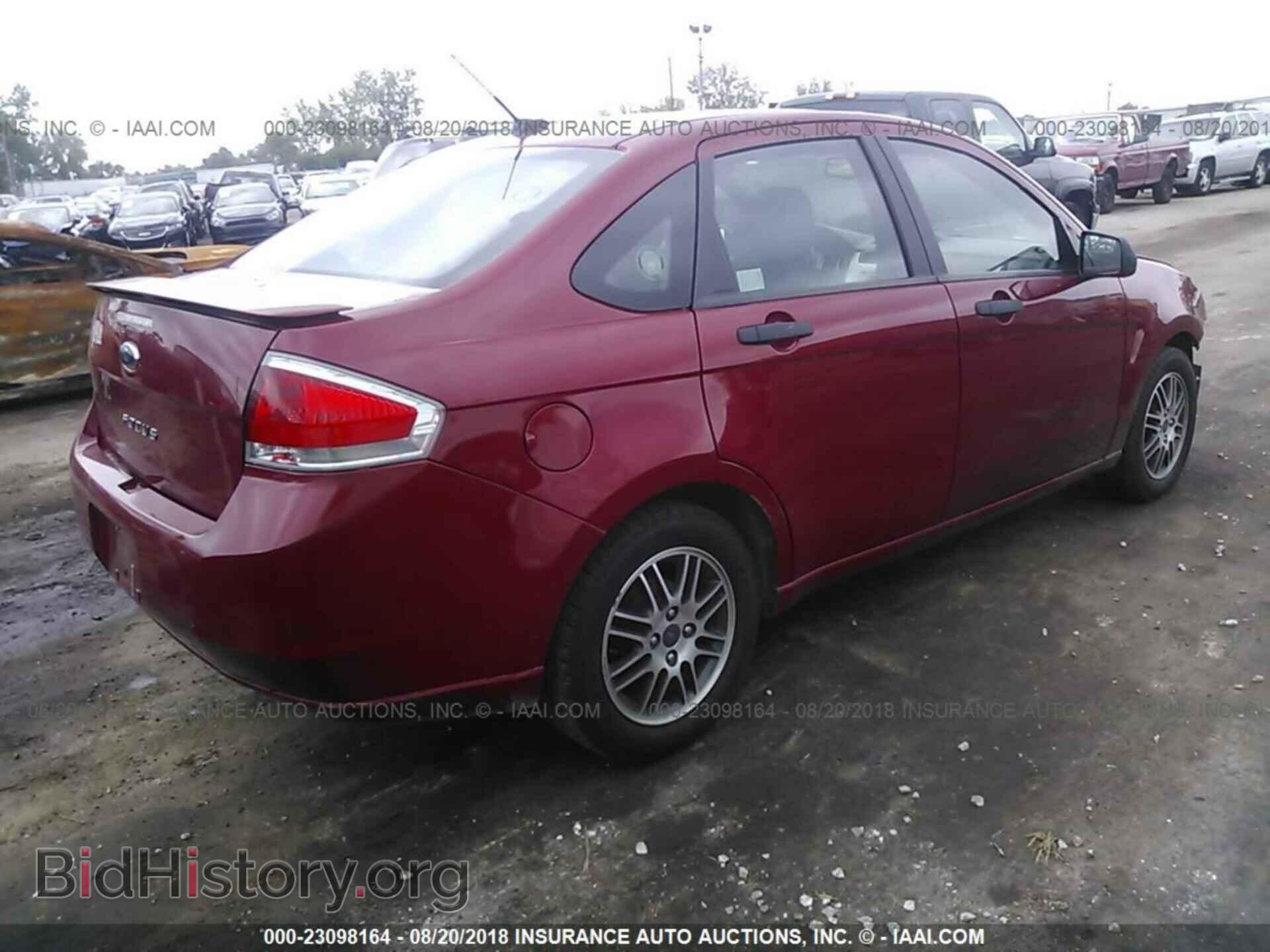 2011 Ford Focus - VIN: 1FAHP3FN2BW125123 - Фото 4