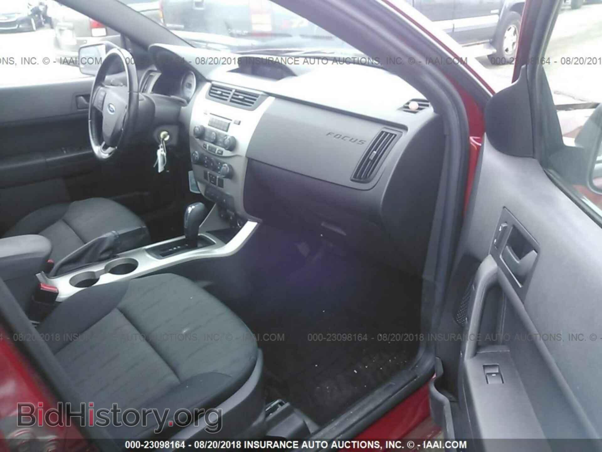 2011 Ford Focus - VIN: 1FAHP3FN2BW125123 - Фото 5