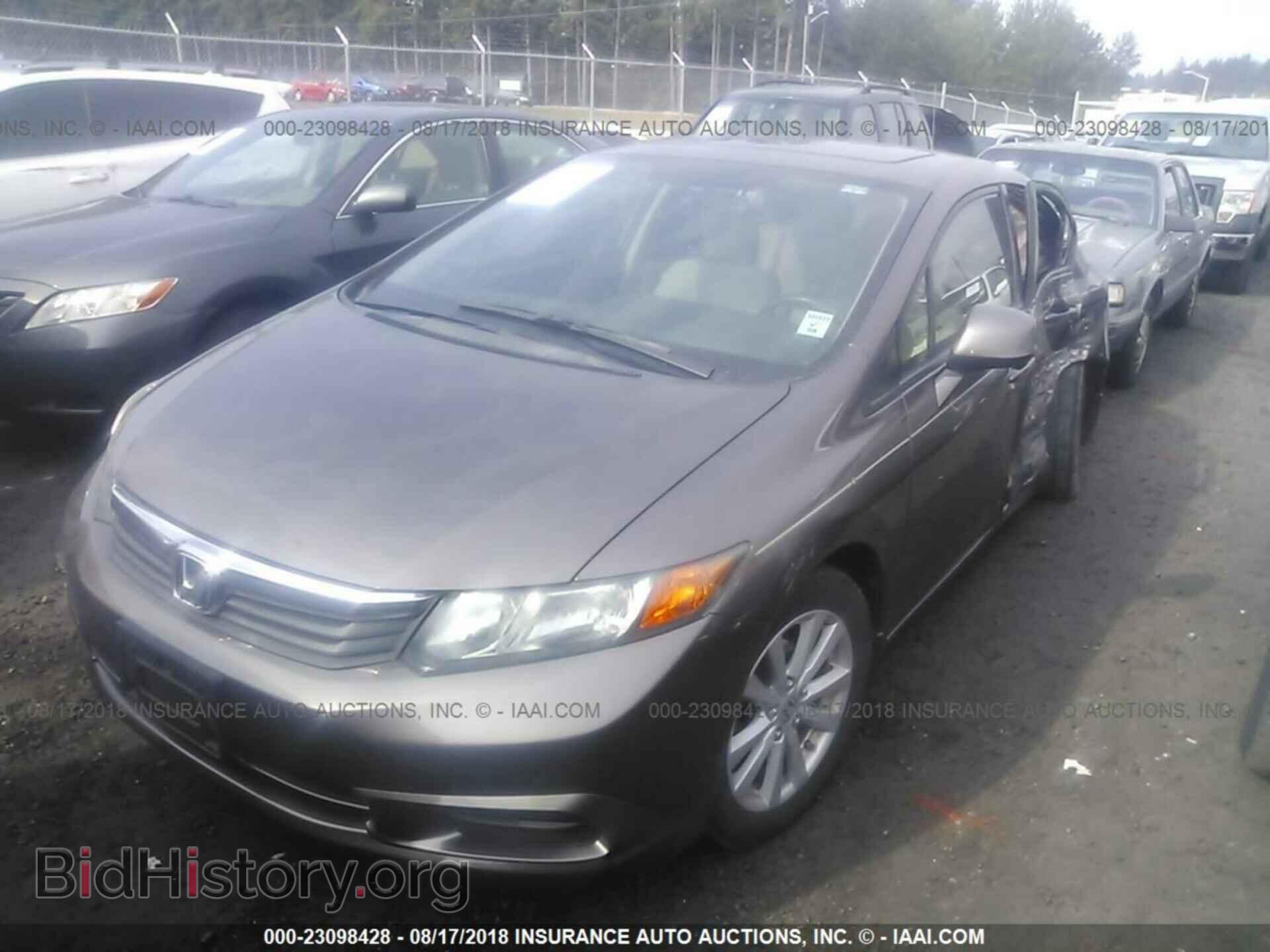 2012 Honda Civic - VIN: 2HGFB2F86CH543108 - Photo 2