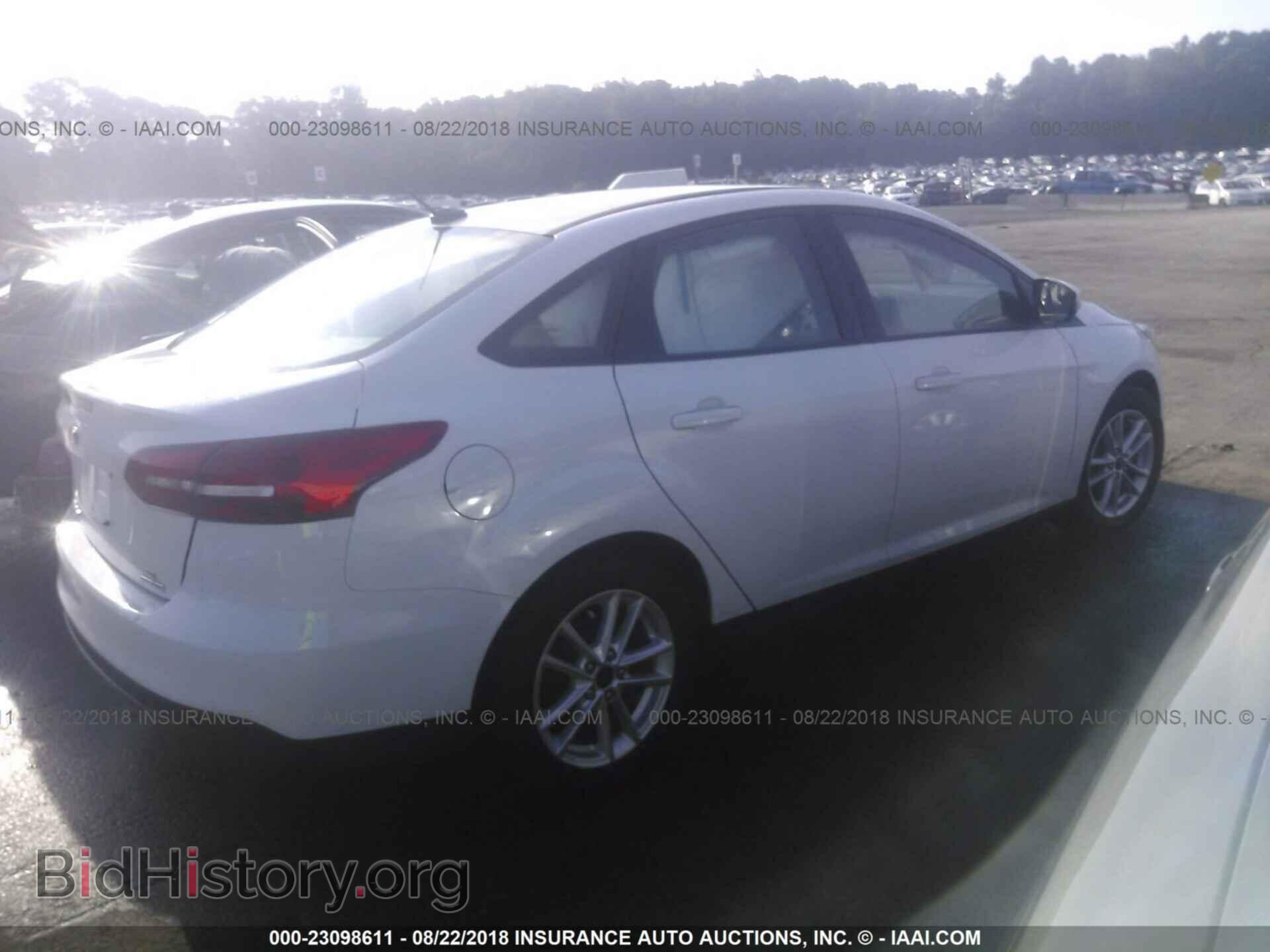 2016 Ford Focus - VIN: 1FADP3F2XGL397173 - Фото 4