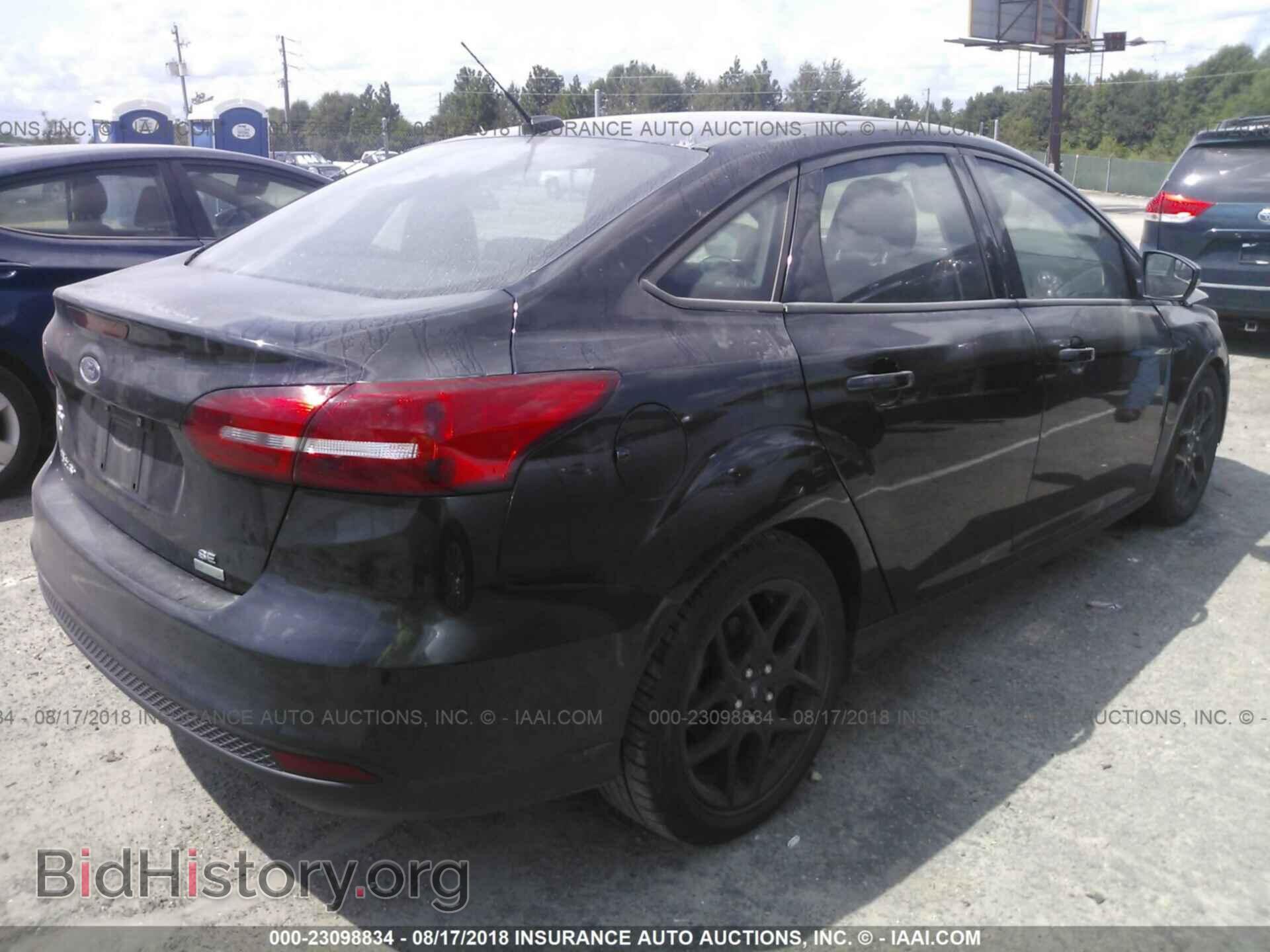 2016 Ford Focus - VIN: 1FADP3FE1GL233062 - Фото 4