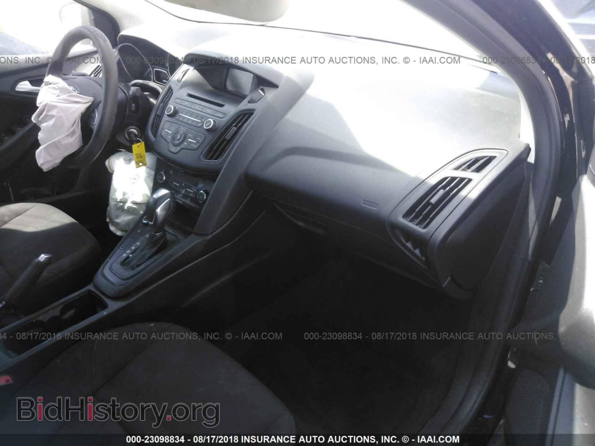 2016 Ford Focus - VIN: 1FADP3FE1GL233062 - Фото 5