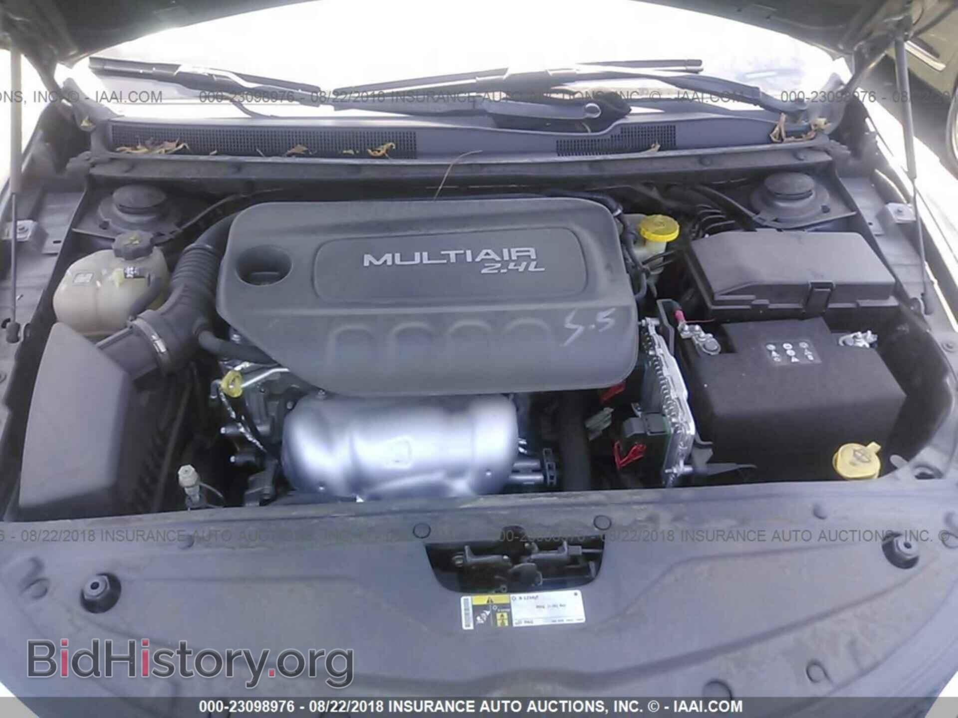 2015 Chrysler 200 - VIN: 1C3CCCAB9FN660852 - Photo 10