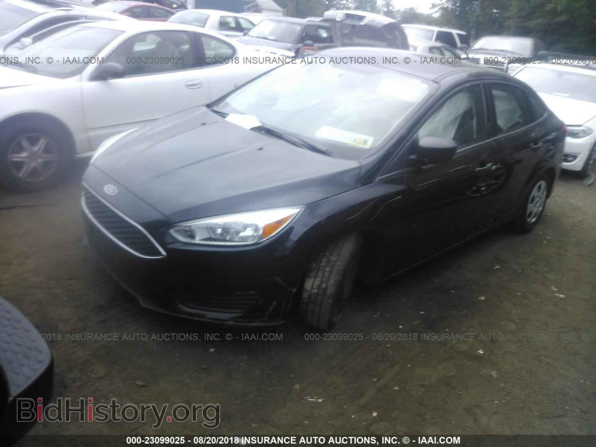 2016 Ford Focus - VIN: 1FADP3E21GL308804 - Photo 2