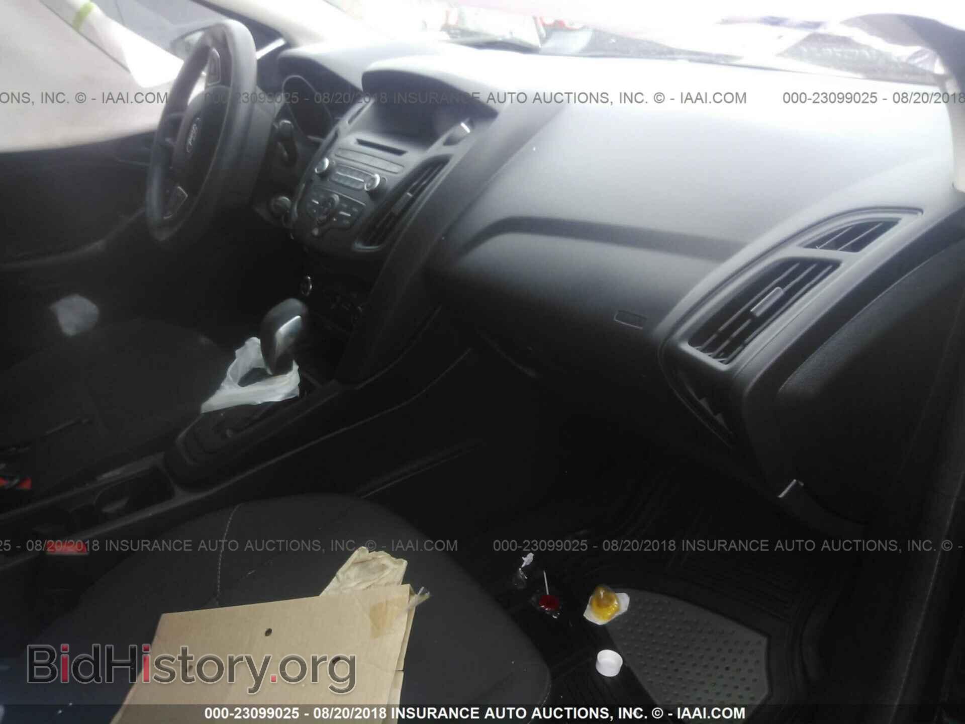 2016 Ford Focus - VIN: 1FADP3E21GL308804 - Photo 5