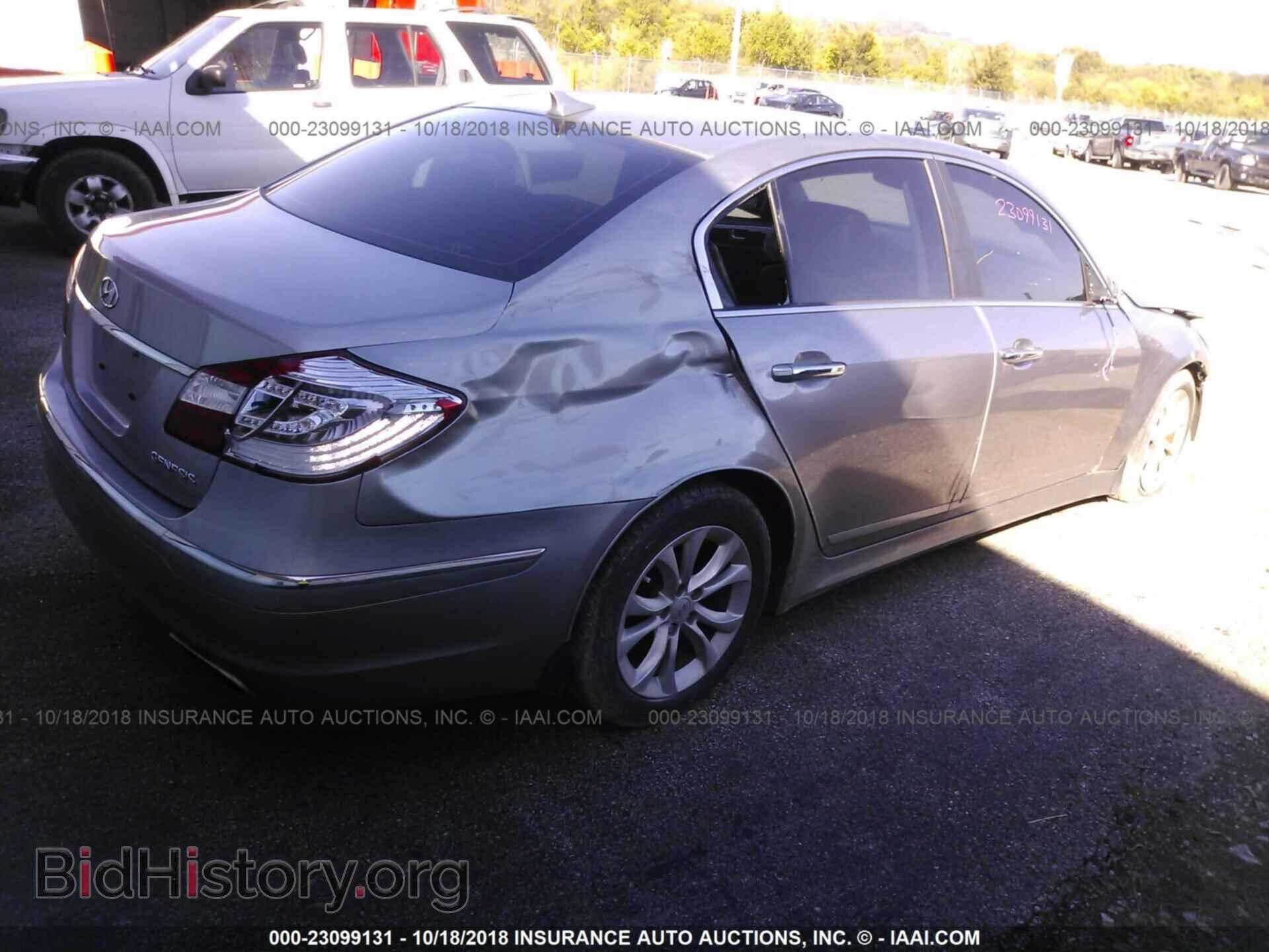 2013 Hyundai Genesis - VIN: KMHGC4DD4DU245968 - Фото 4