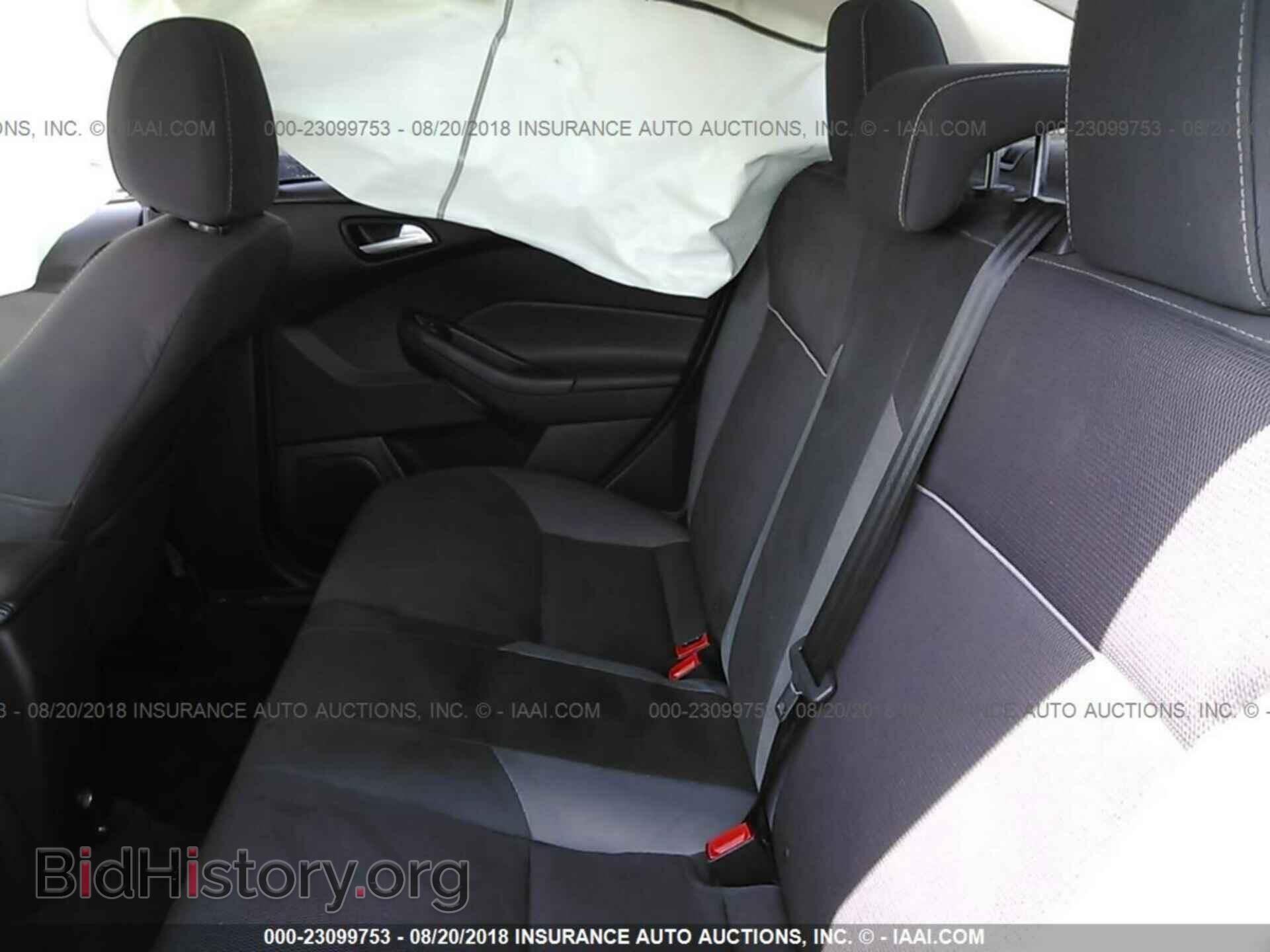 2014 Ford Focus - VIN: 1FADP3F28EL374522 - Photo 8