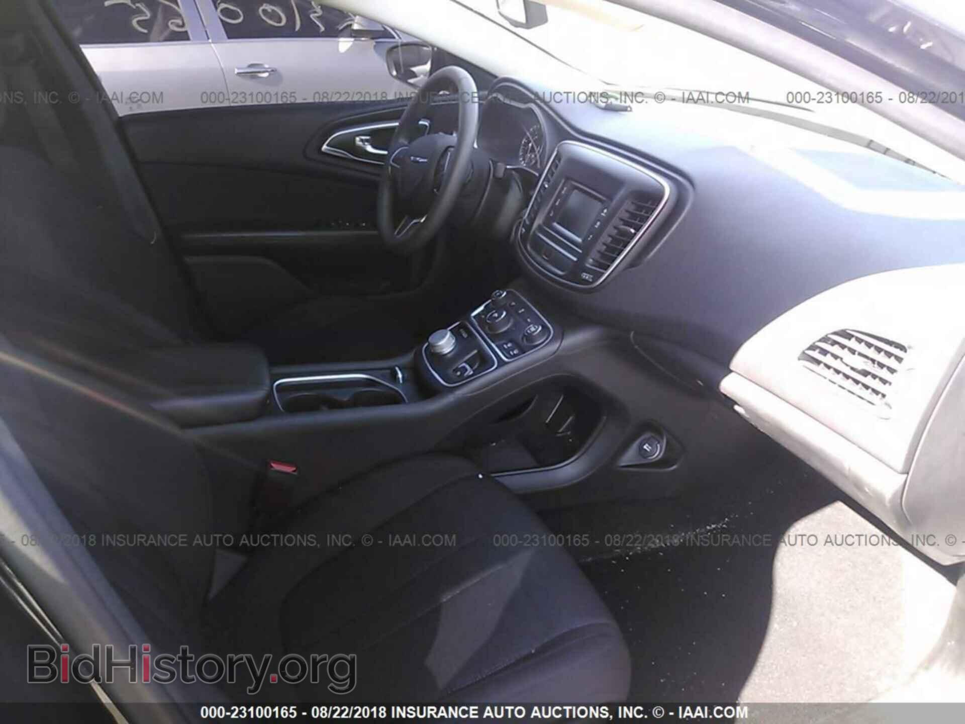 2015 Chrysler 200 - VIN: 1C3CCCABXFN604743 - Photo 5