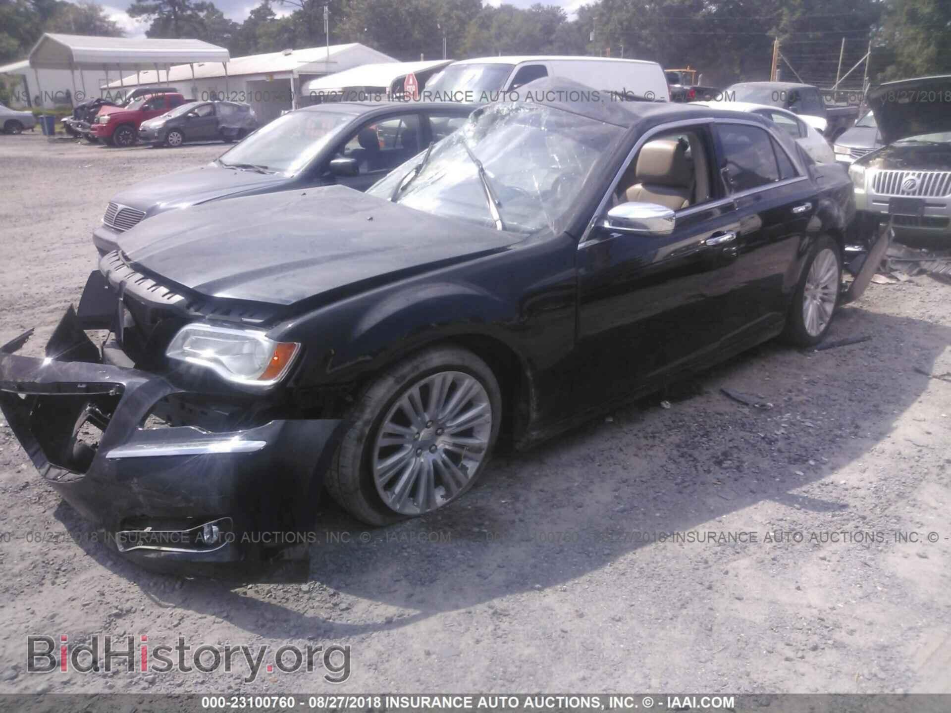 2012 Chrysler 300c - VIN: 2C3CCAET0CH148201 - Photo 2
