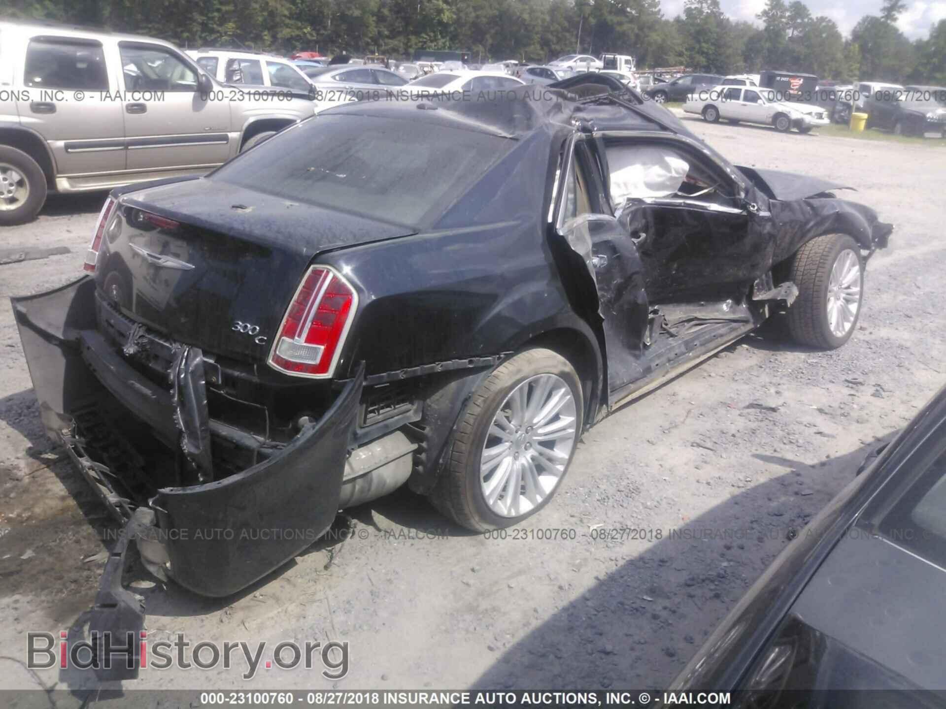 2012 Chrysler 300c - VIN: 2C3CCAET0CH148201 - Photo 4