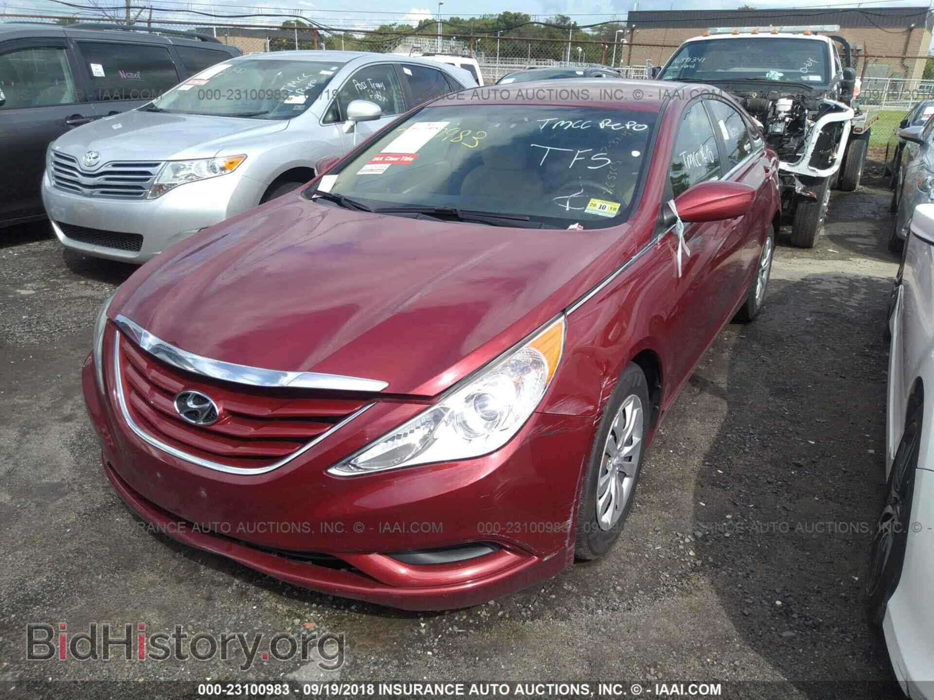 2012 Hyundai Sonata - VIN: 5NPEB4AC2CH365805 - Фото 2