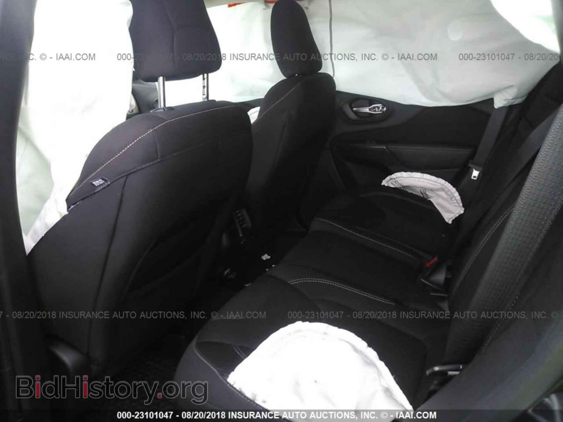 2017 JEEP CHEROKEE - VIN: 1C4PJMCS3HW545568 - Photo 8