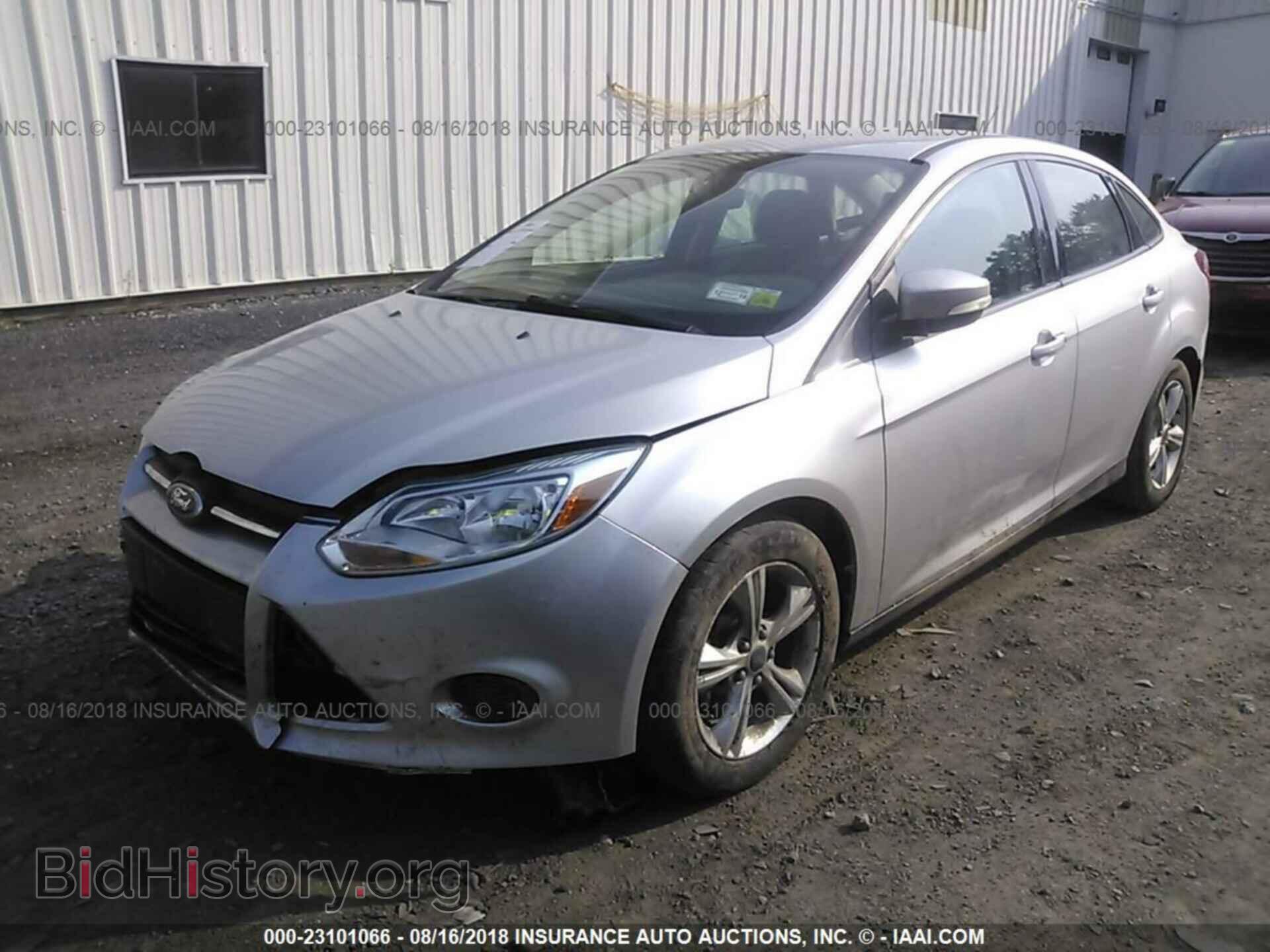 2014 Ford Focus - VIN: 1FADP3F29EL243454 - Фото 2