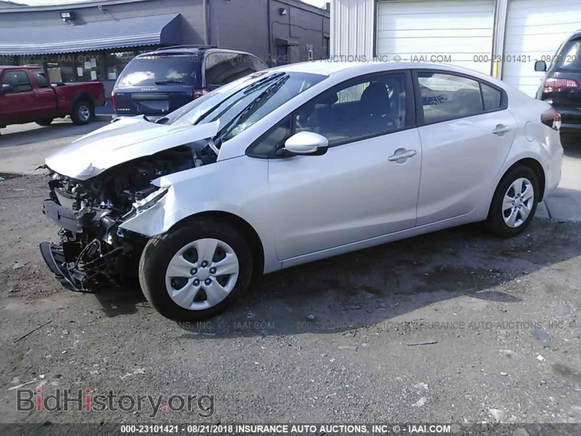 2017 Kia Forte - VIN: 3KPFK4A7XHE122780 - Фото 2