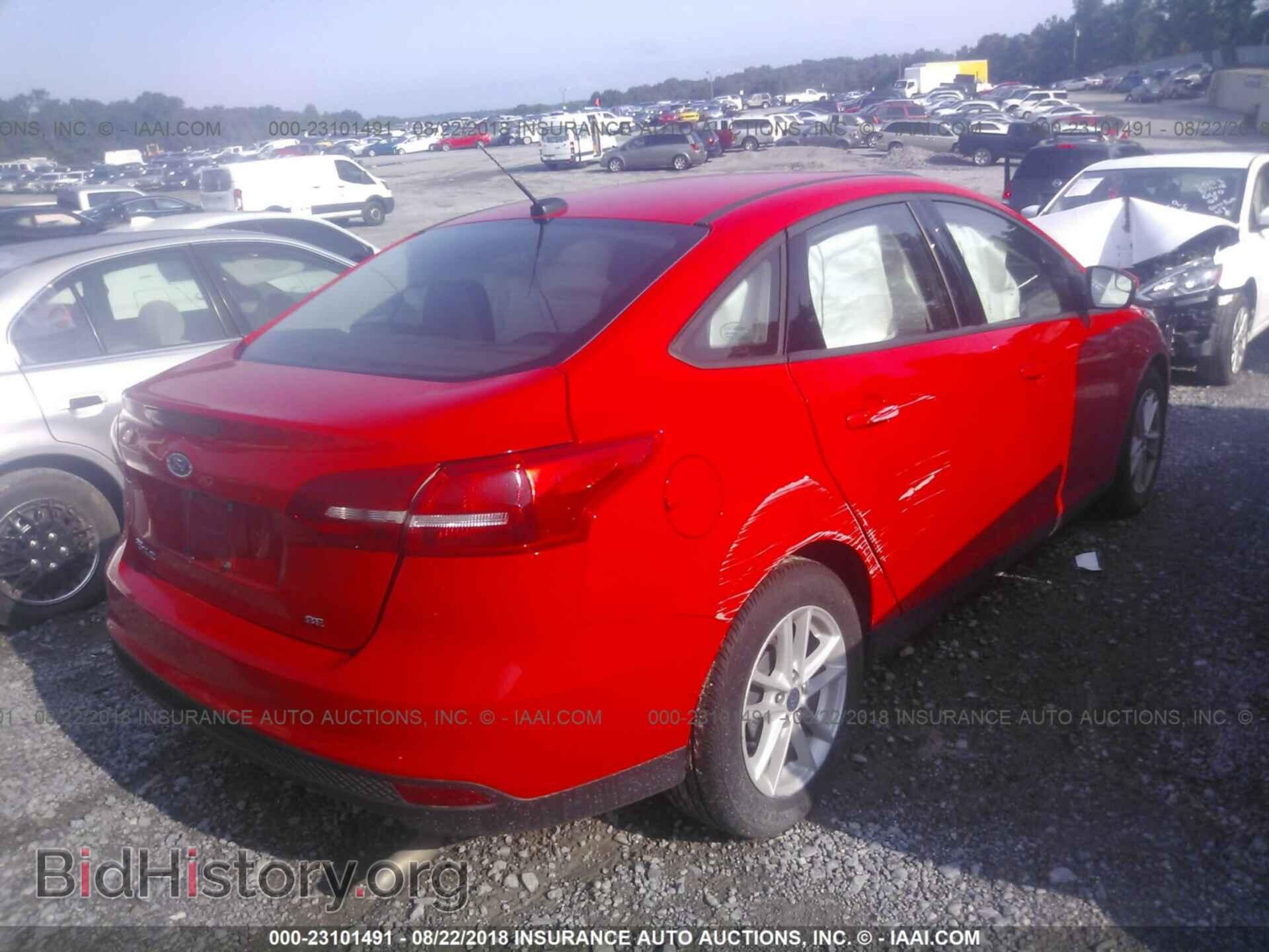 2017 Ford Focus - VIN: 1FADP3F26HL231766 - Photo 4