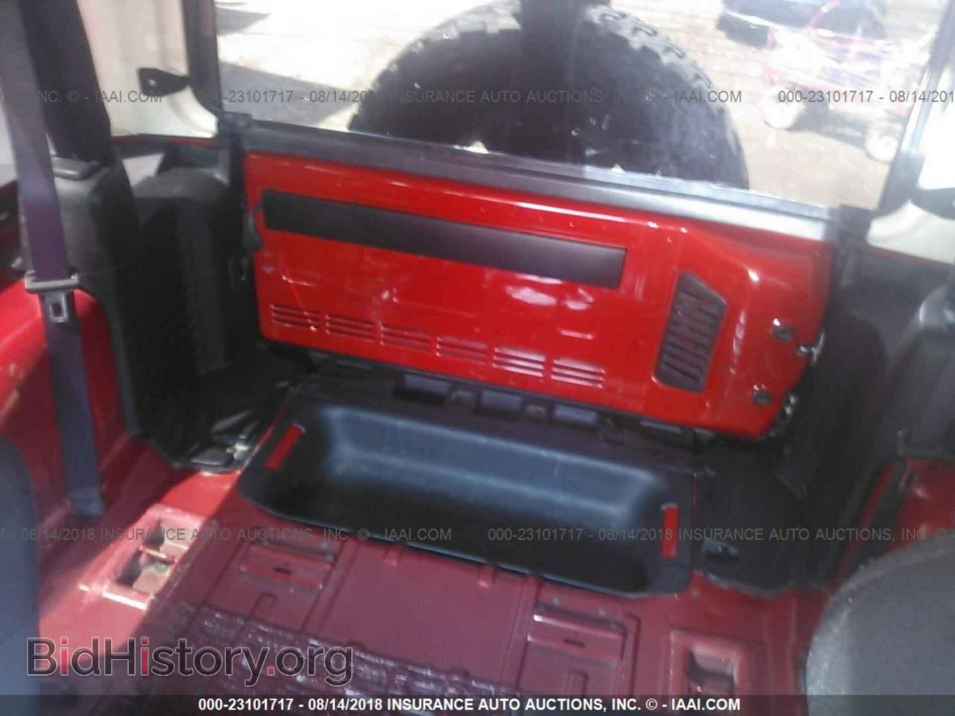 2011 Jeep Wrangler - VIN: 1J4AA2D10BL511297 - Фото 8