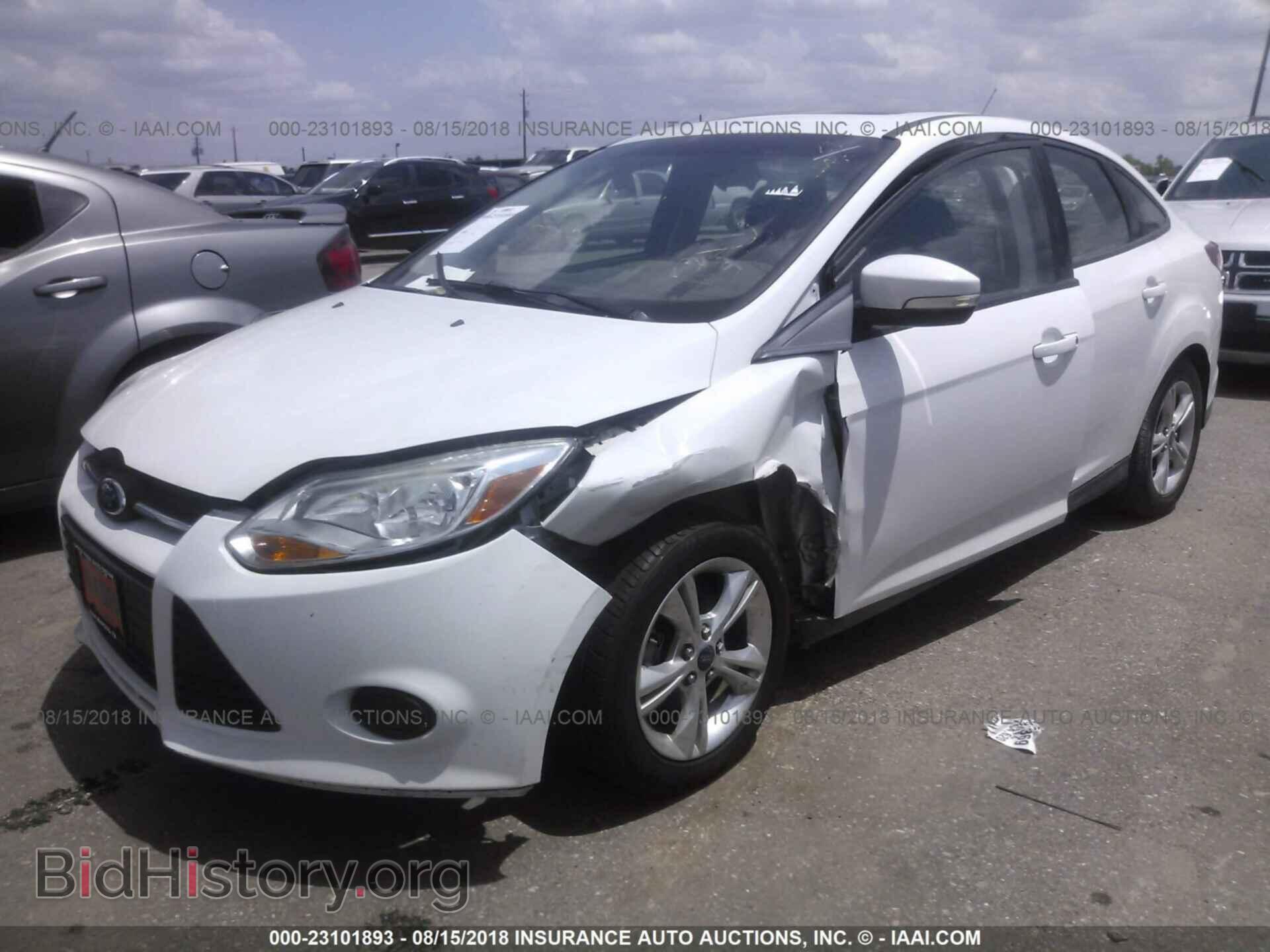 2014 Ford Focus - VIN: 1FADP3F27EL321018 - Photo 2
