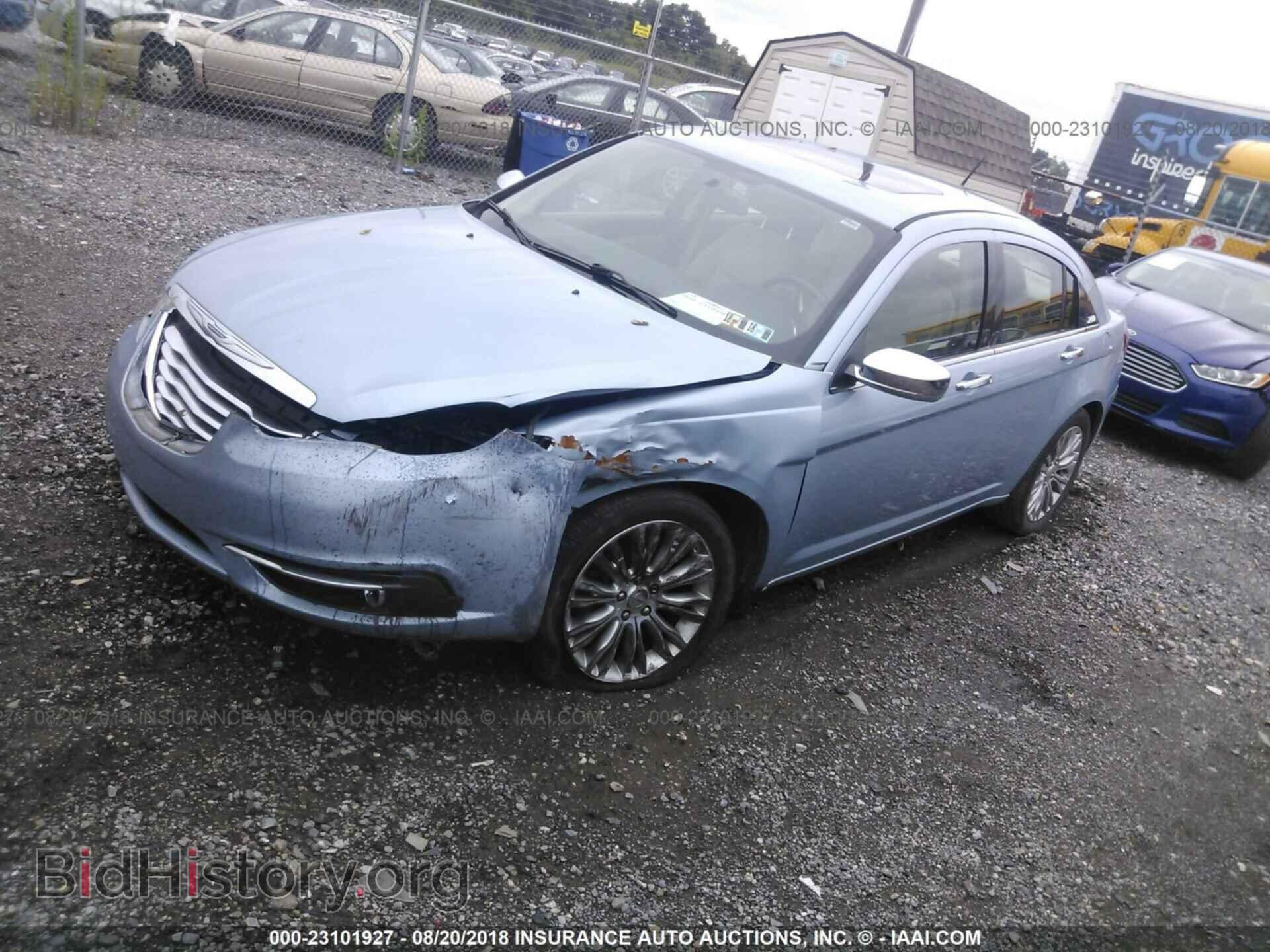 2013 Chrysler 200 - VIN: 1C3CCBCG2DN524787 - Photo 2