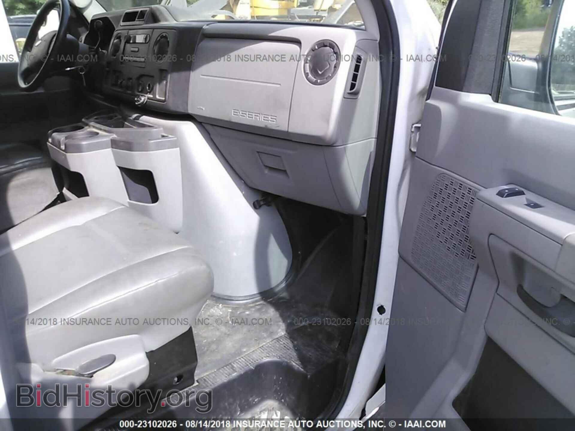 2011 Ford Econoline - VIN: 1FTNE2EL8BDA20045 - Photo 5