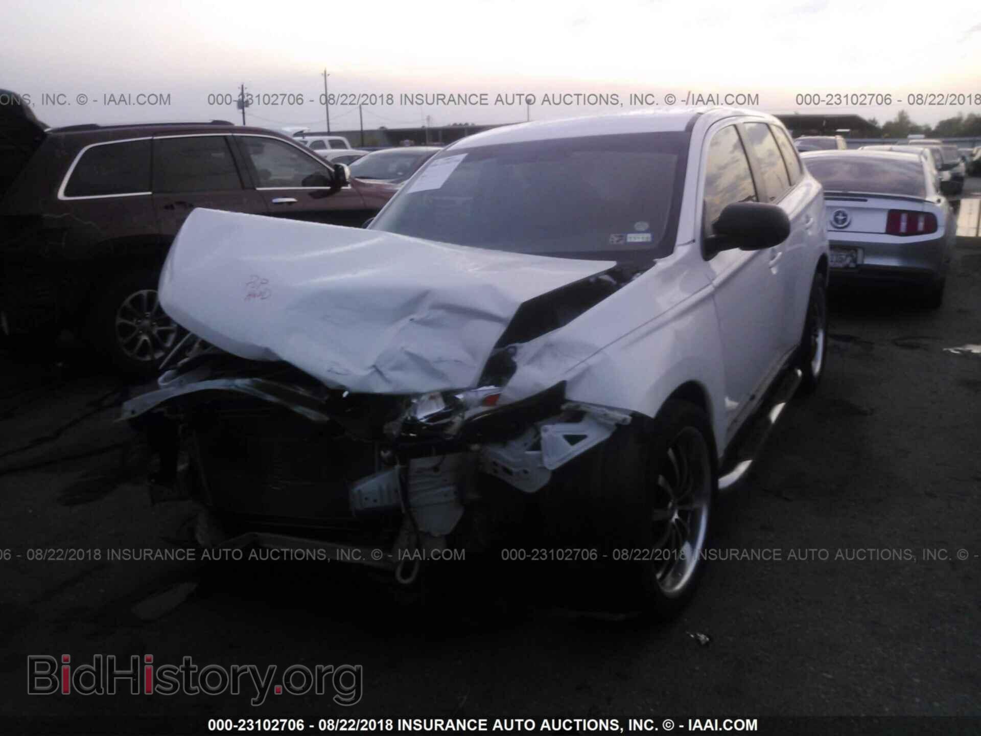 2014 Mitsubishi Outlander - VIN: JA4AD2A38EZ007384 - Фото 2