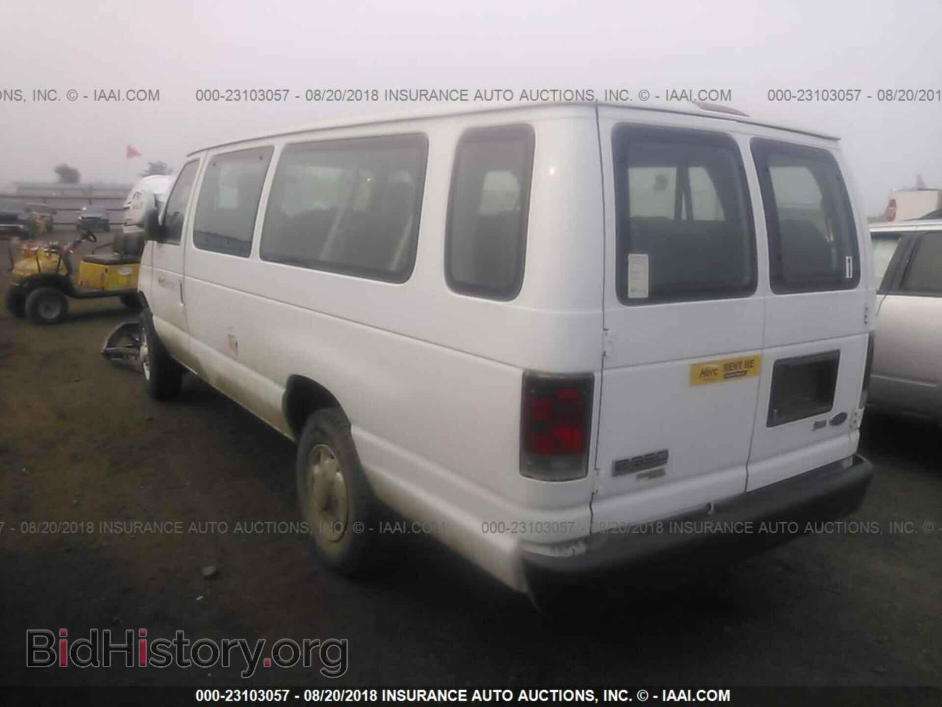 2013 Ford Econoline - VIN: 1FBSS3BLXDDA74671 - Фото 3