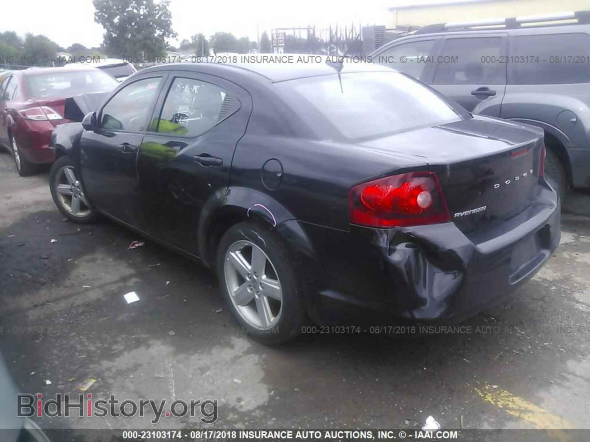 2011 Dodge Avenger - VIN: 1B3BD1FB7BN559256 - Photo 3
