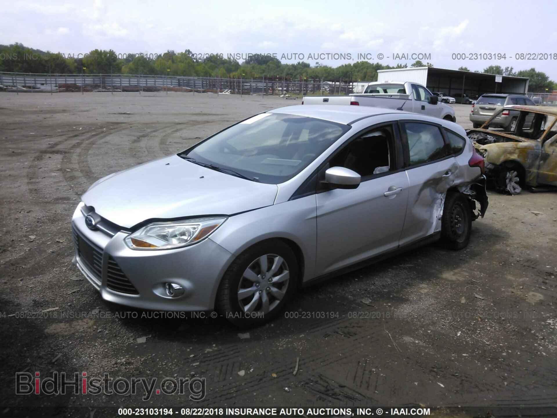 2012 Ford Focus - VIN: 1FAHP3K21CL453695 - Фото 2