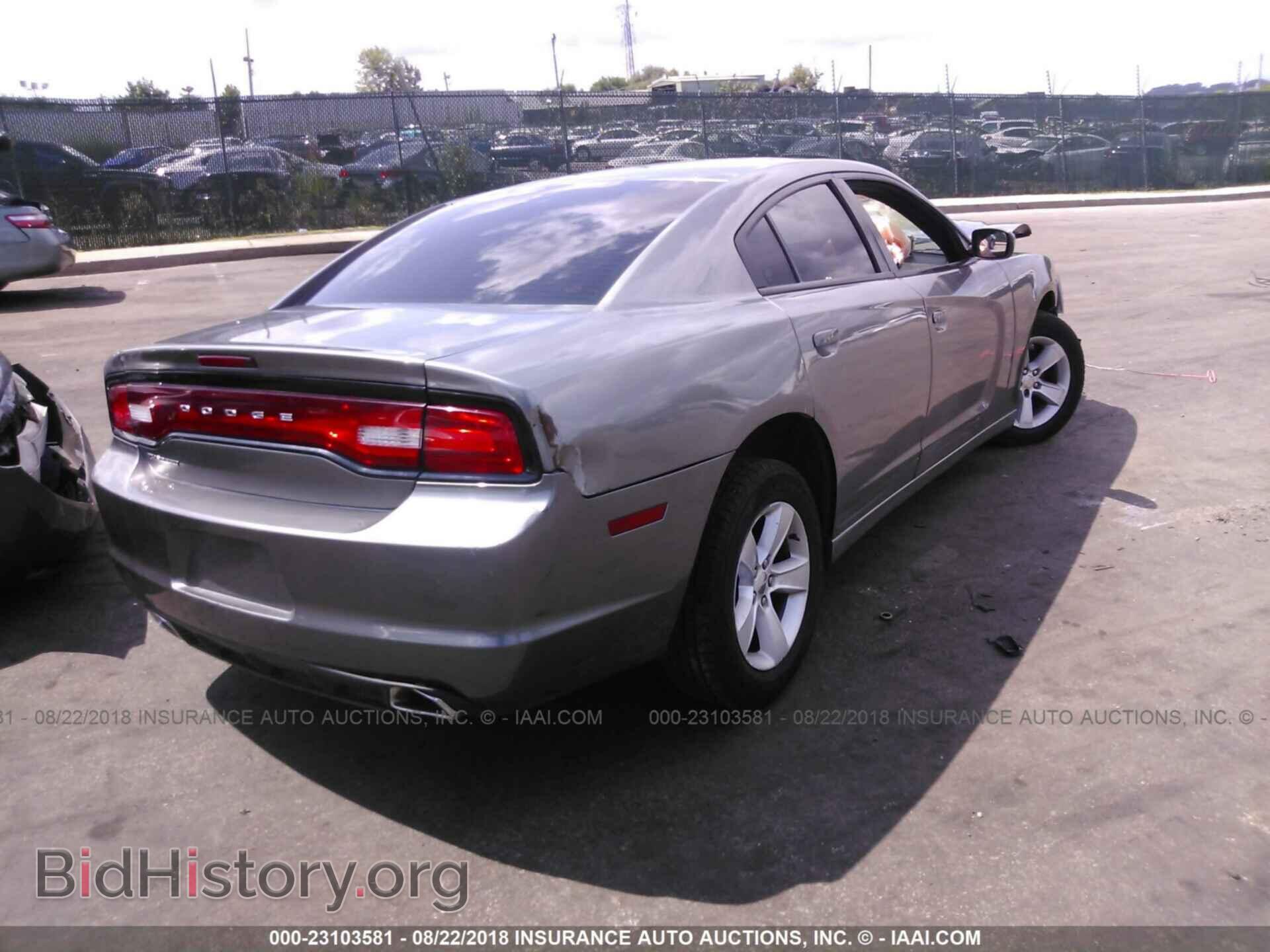 2011 Dodge Charger - VIN: 2B3CL3CG3BH607475 - Фото 4