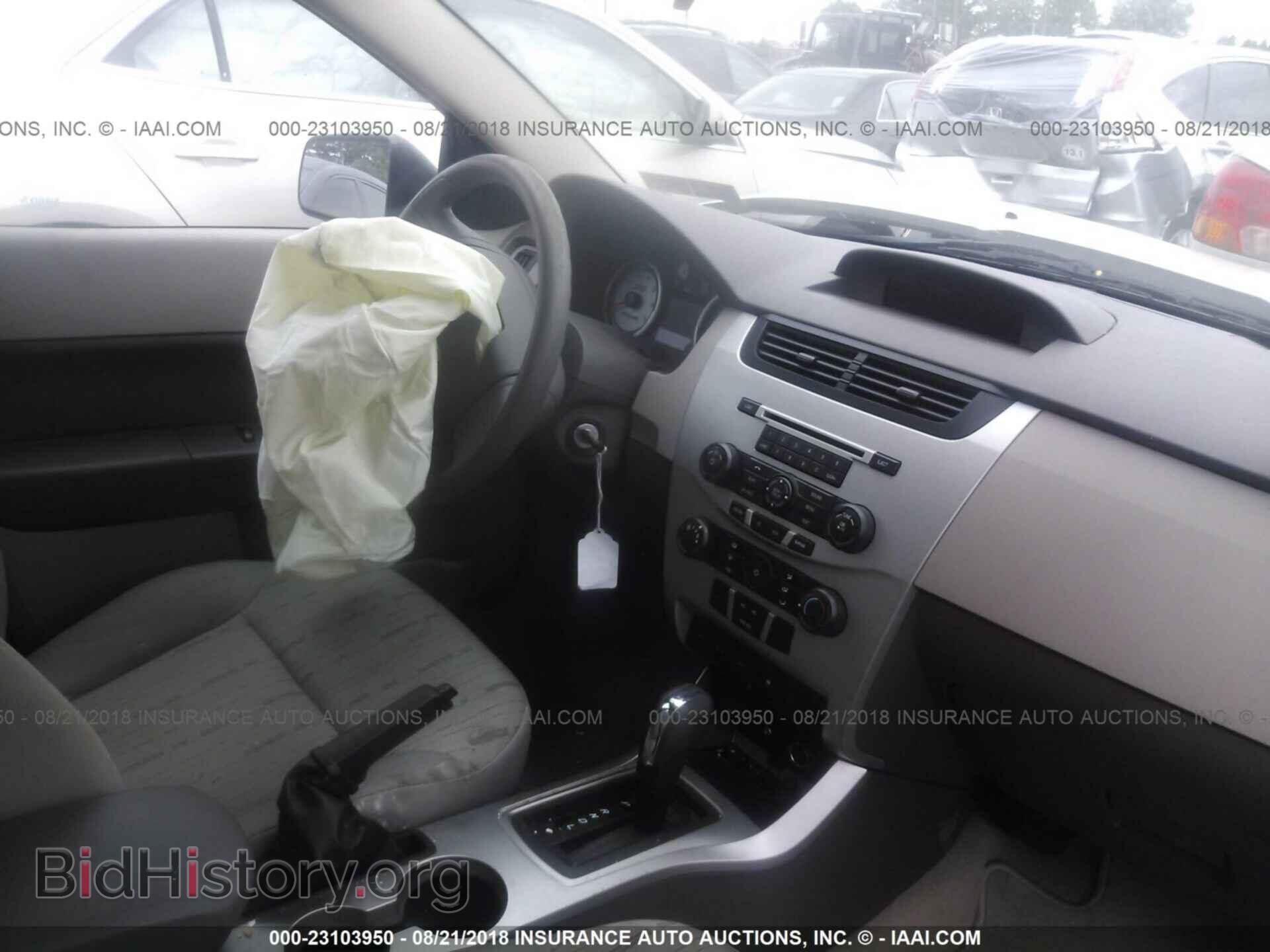 2011 Ford Focus - VIN: 1FAHP3FN7BW104851 - Фото 5