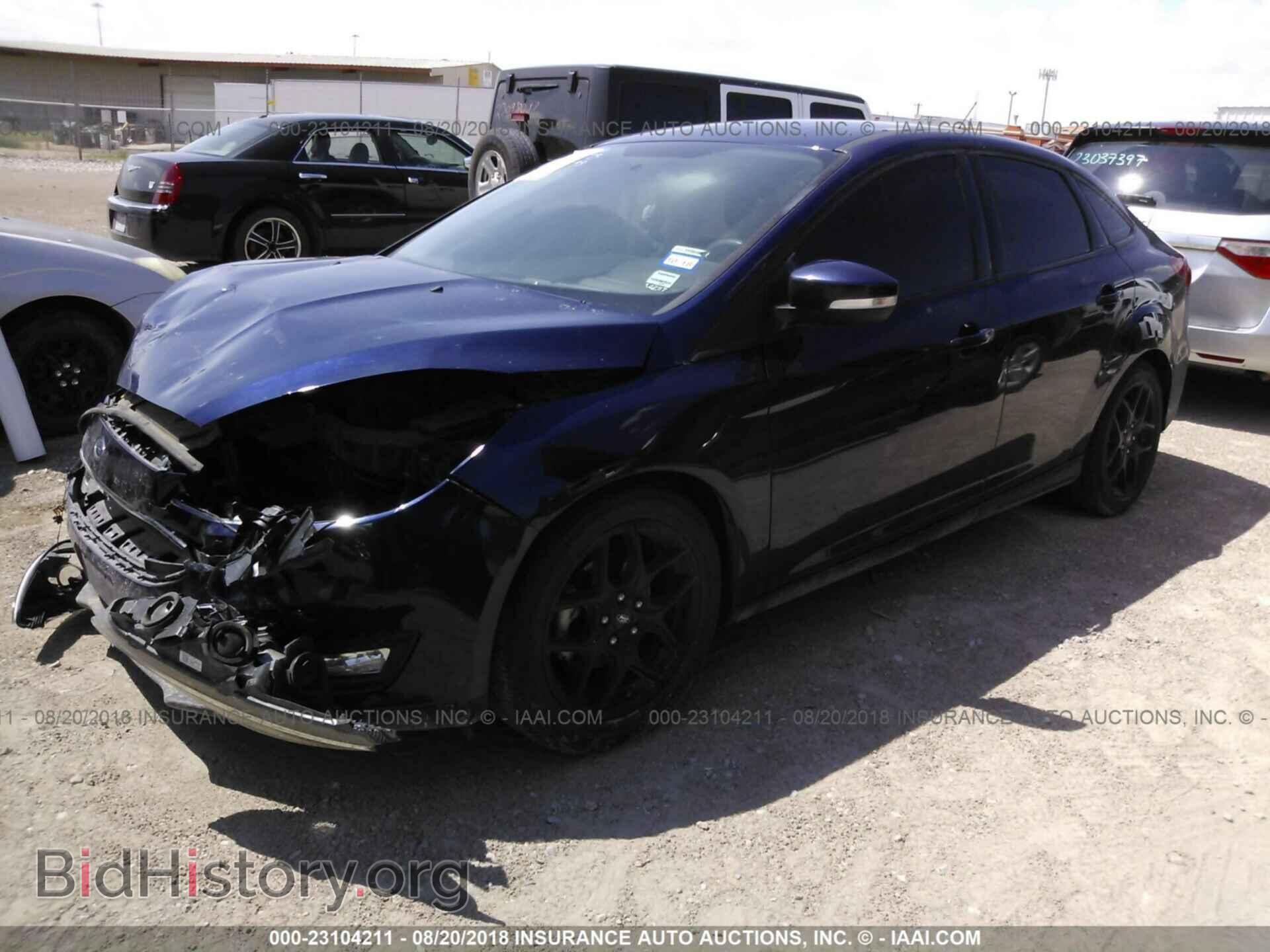 2016 Ford Focus - VIN: 1FADP3F25GL372195 - Фото 2