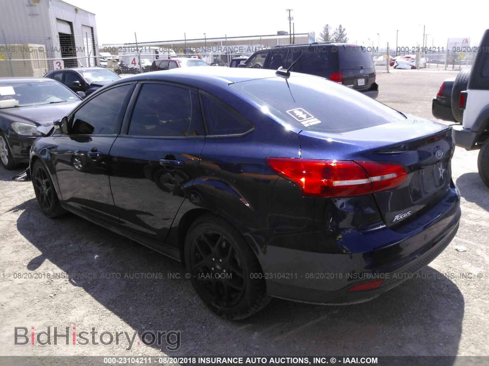 2016 Ford Focus - VIN: 1FADP3F25GL372195 - Фото 3