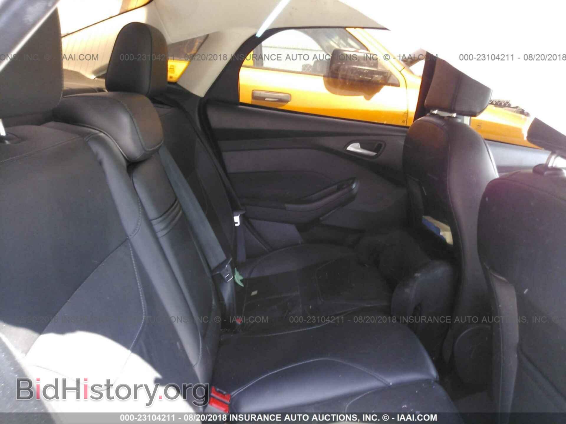 2016 Ford Focus - VIN: 1FADP3F25GL372195 - Фото 8