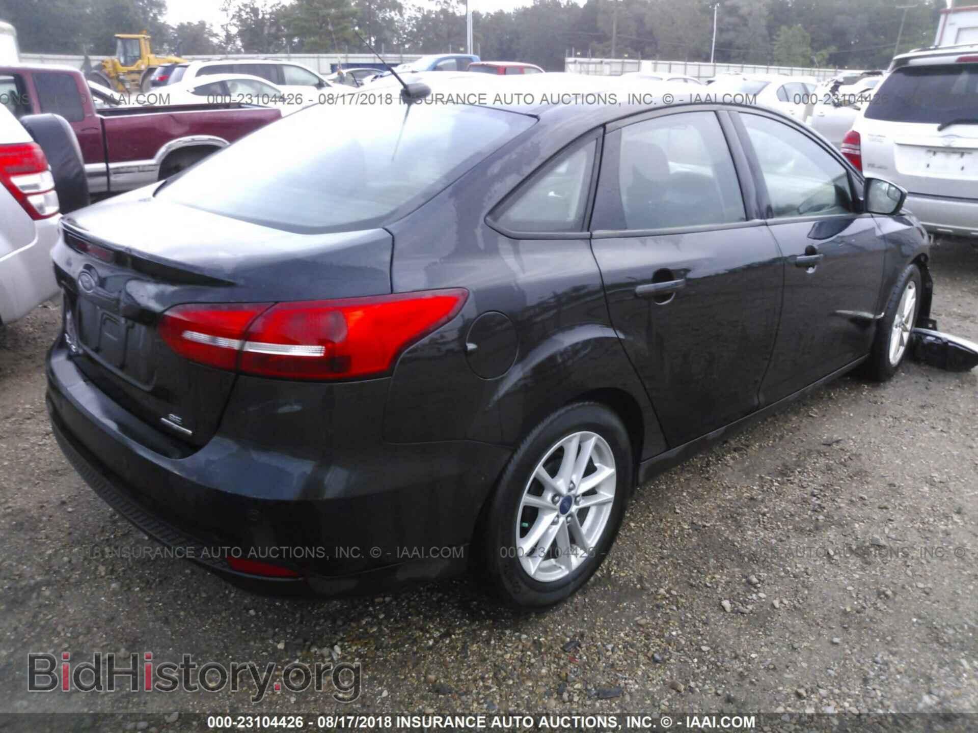 2015 Ford Focus - VIN: 1FADP3F23FL252684 - Photo 4