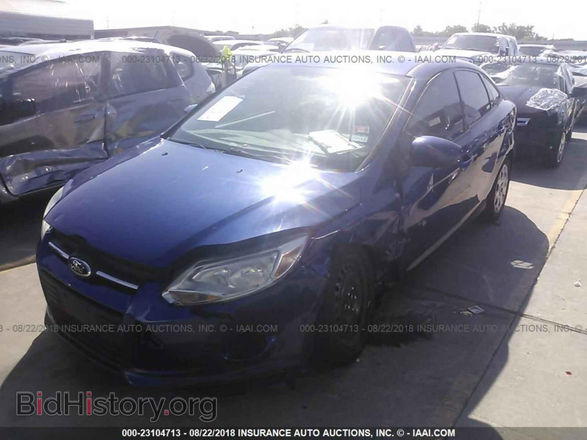 2012 Ford Focus - VIN: 1FAHP3F2XCL476015 - Photo 2