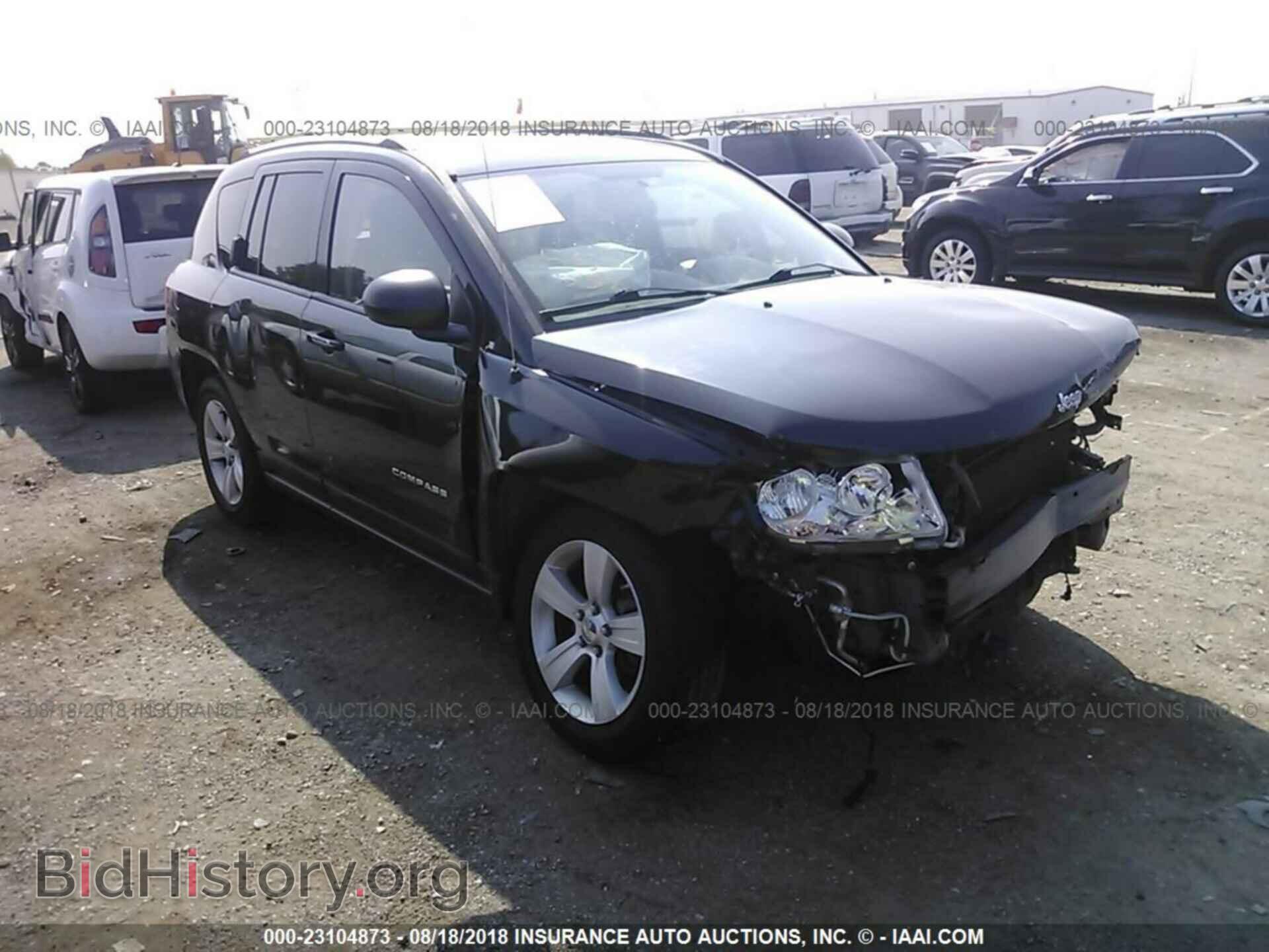 Photo 1J4NF1FB0BD226323 - JEEP COMPASS 2011