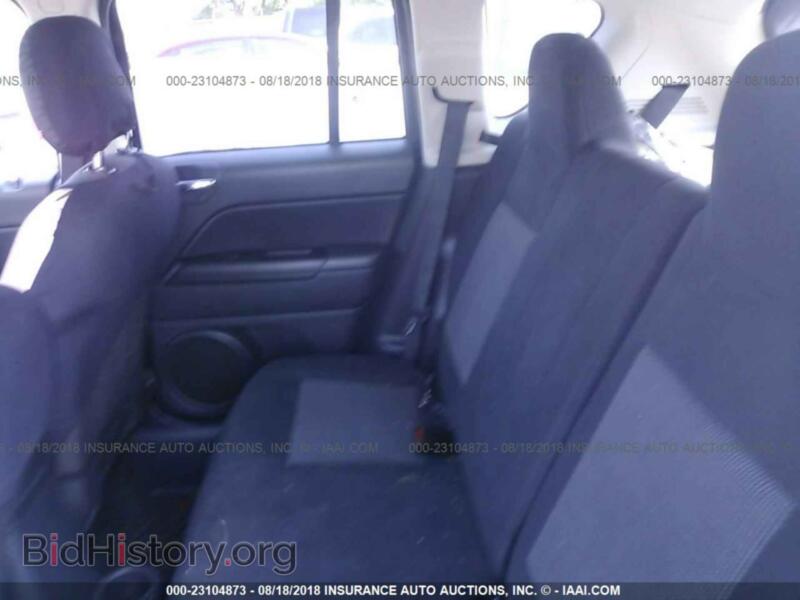 2011 Jeep COMPASS (VIN 1J4NF1FB0BD226323) — photo 8 of 10