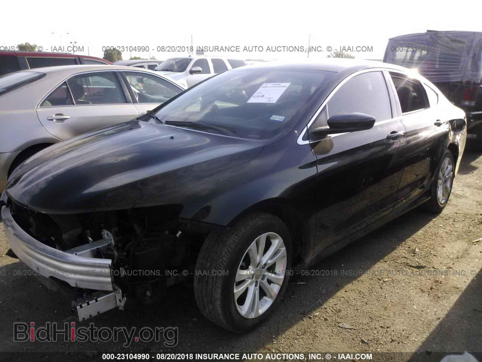 2015 Chrysler 200 - VIN: 1C3CCCAB3FN690476 - Photo 2
