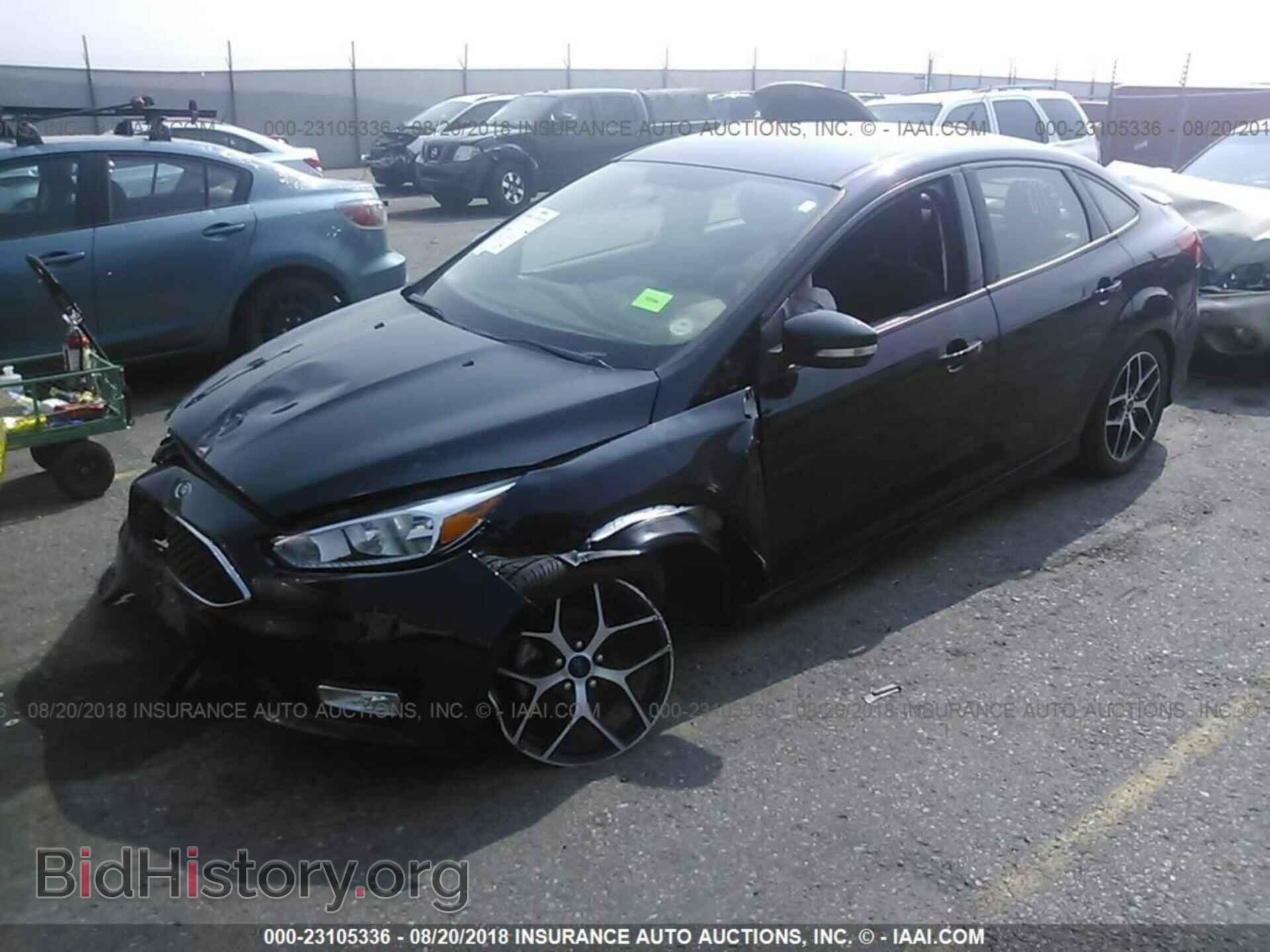 2016 Ford Focus - VIN: 1FADP3F26GL391581 - Фото 2