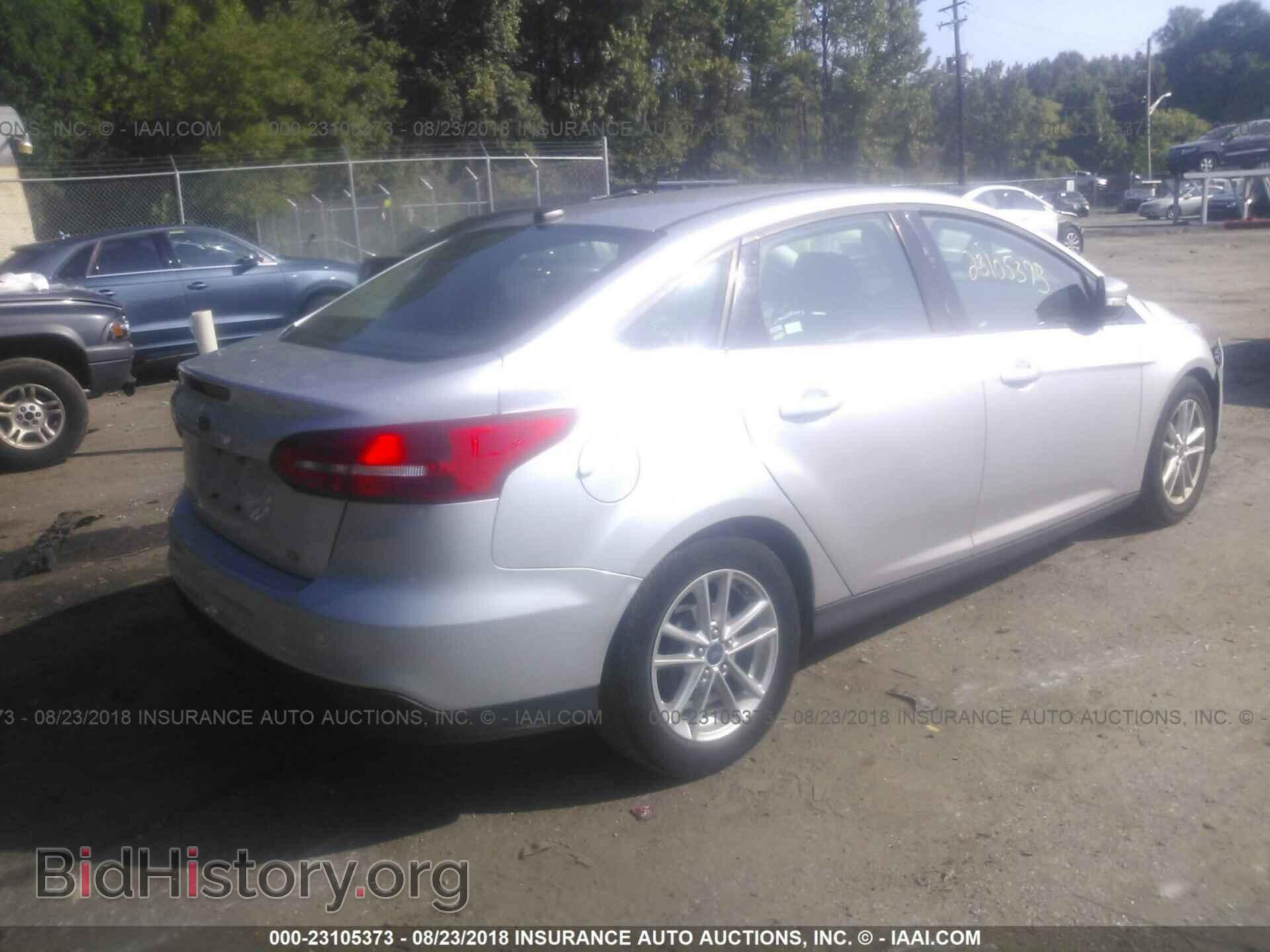 2015 Ford Focus - VIN: 1FADP3F27FL276163 - Photo 4