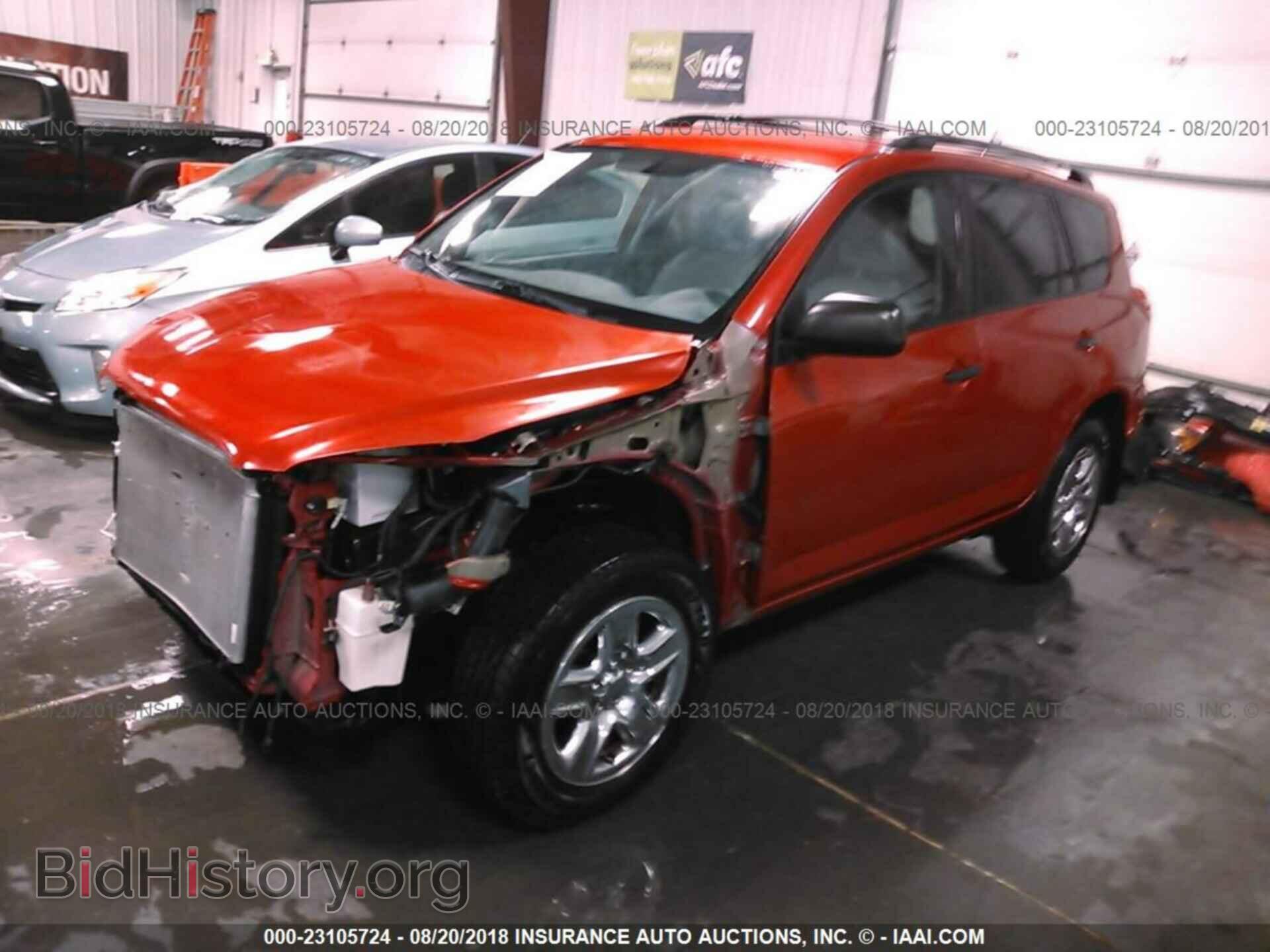 2011 Toyota Rav4 - VIN: 2T3BF4DV7BW156197 - Фото 2