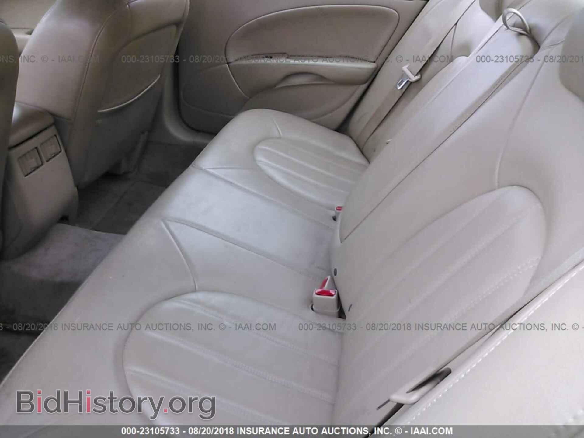 2011 Buick Lucerne - VIN: 1G4HC5EM5BU145481 - Photo 8