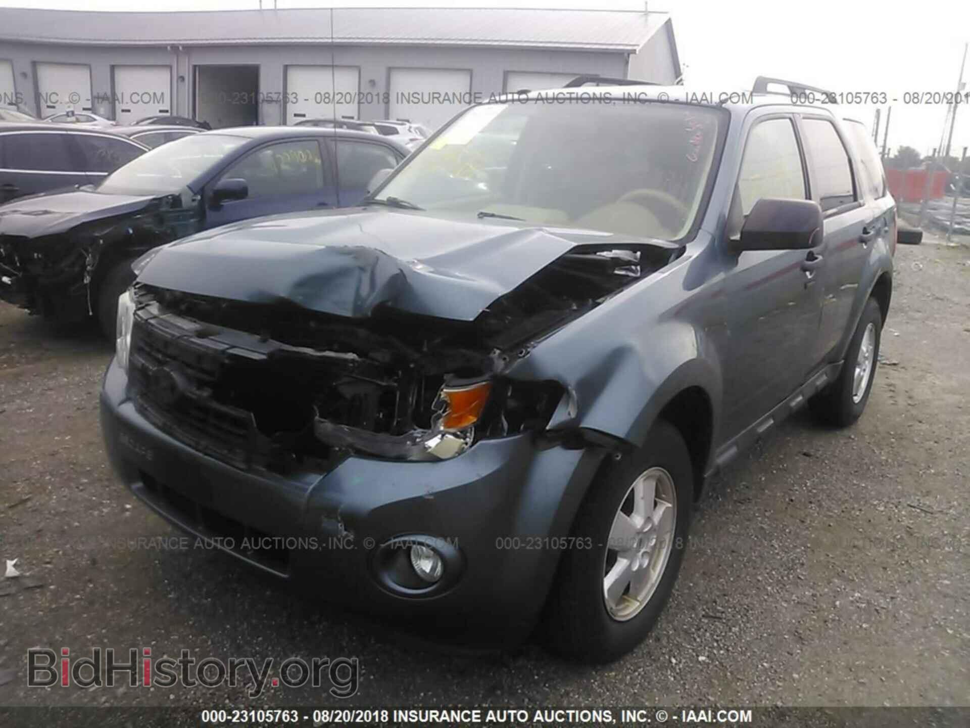 2012 Ford Escape - VIN: 1FMCU0D74CKB01524 - Photo 2