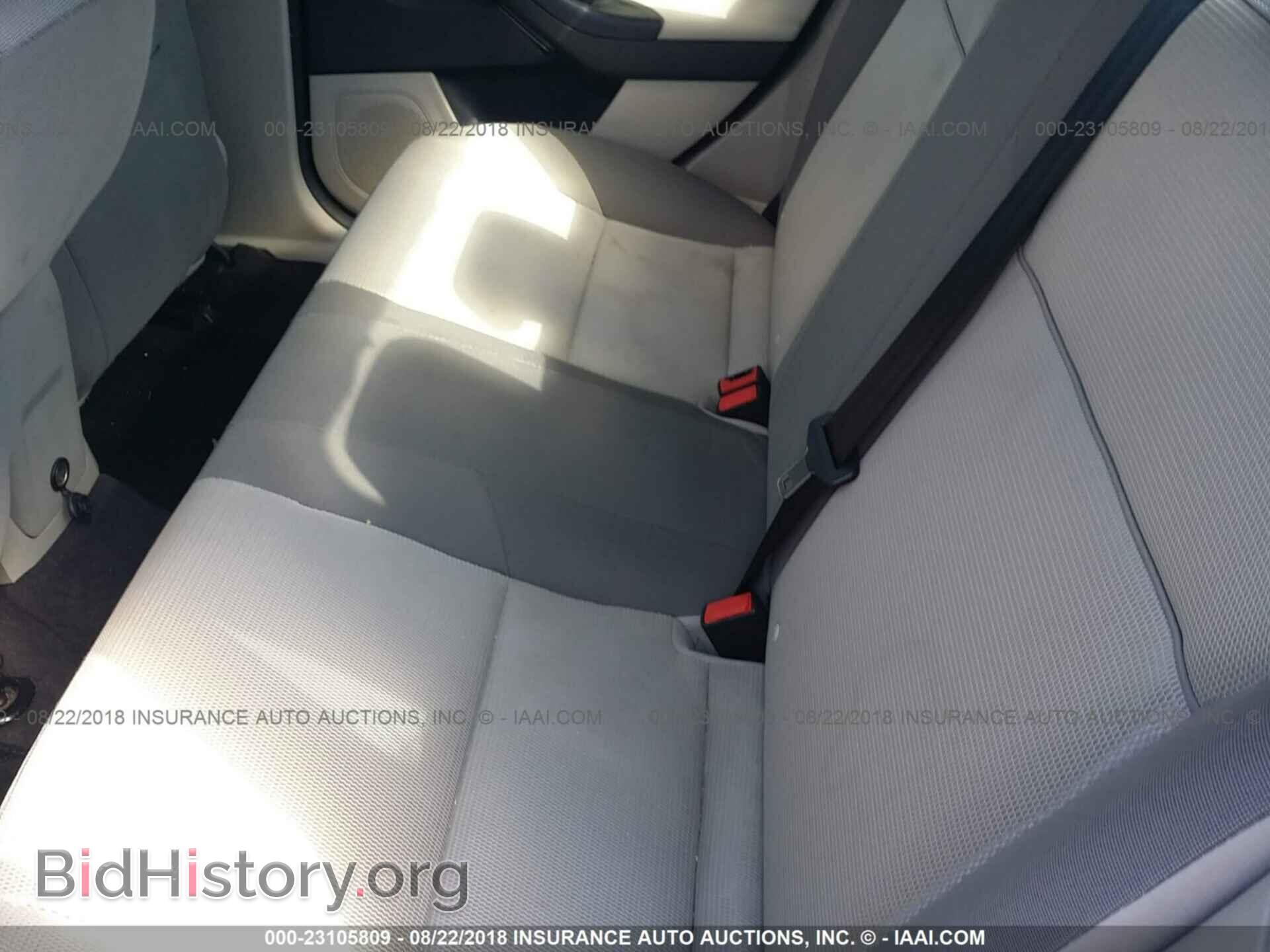 2014 Ford Focus - VIN: 1FADP3F21EL292745 - Photo 8