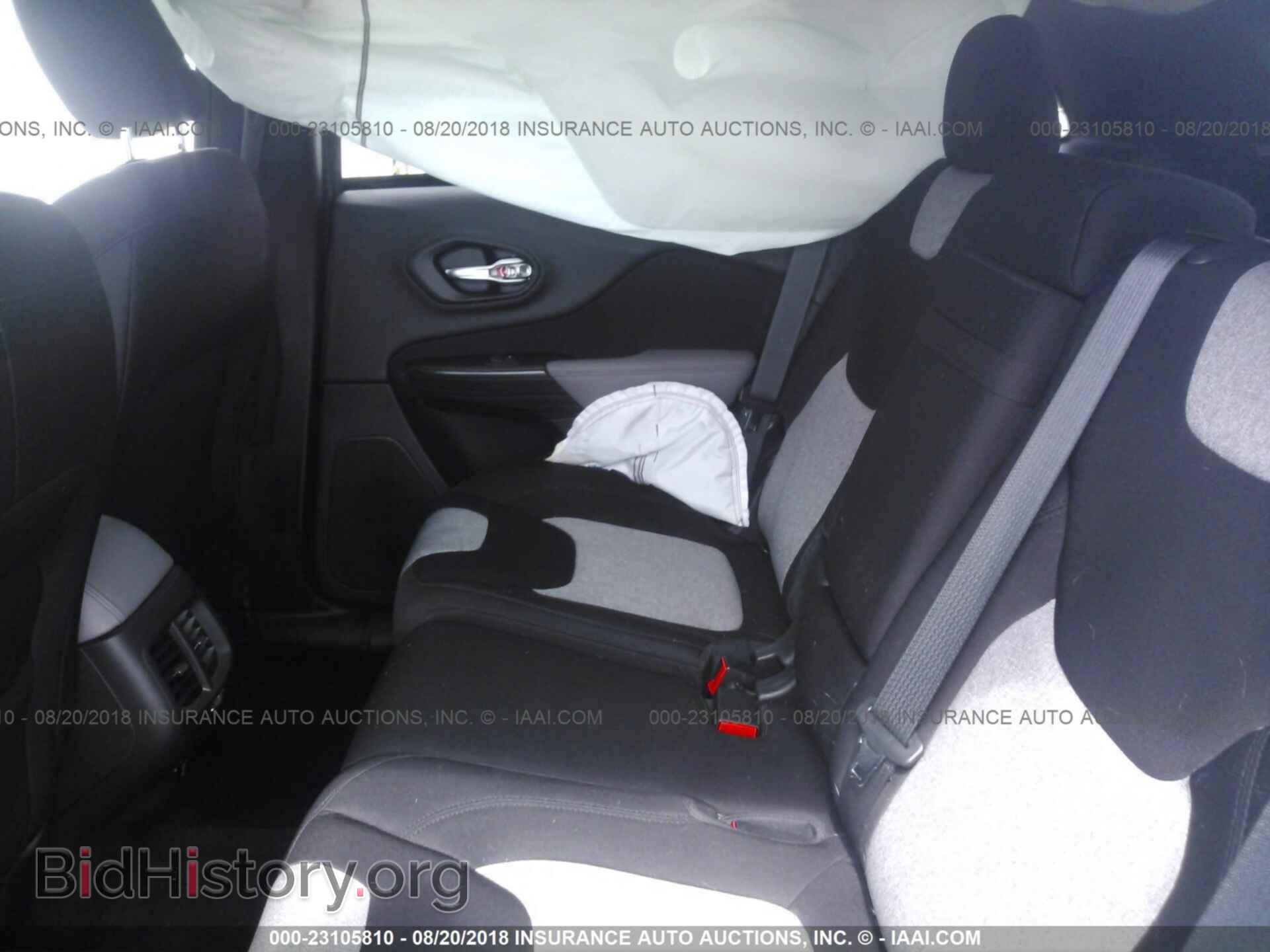 2014 Jeep Cherokee - VIN: 1C4PJMCS5EW147130 - Photo 8