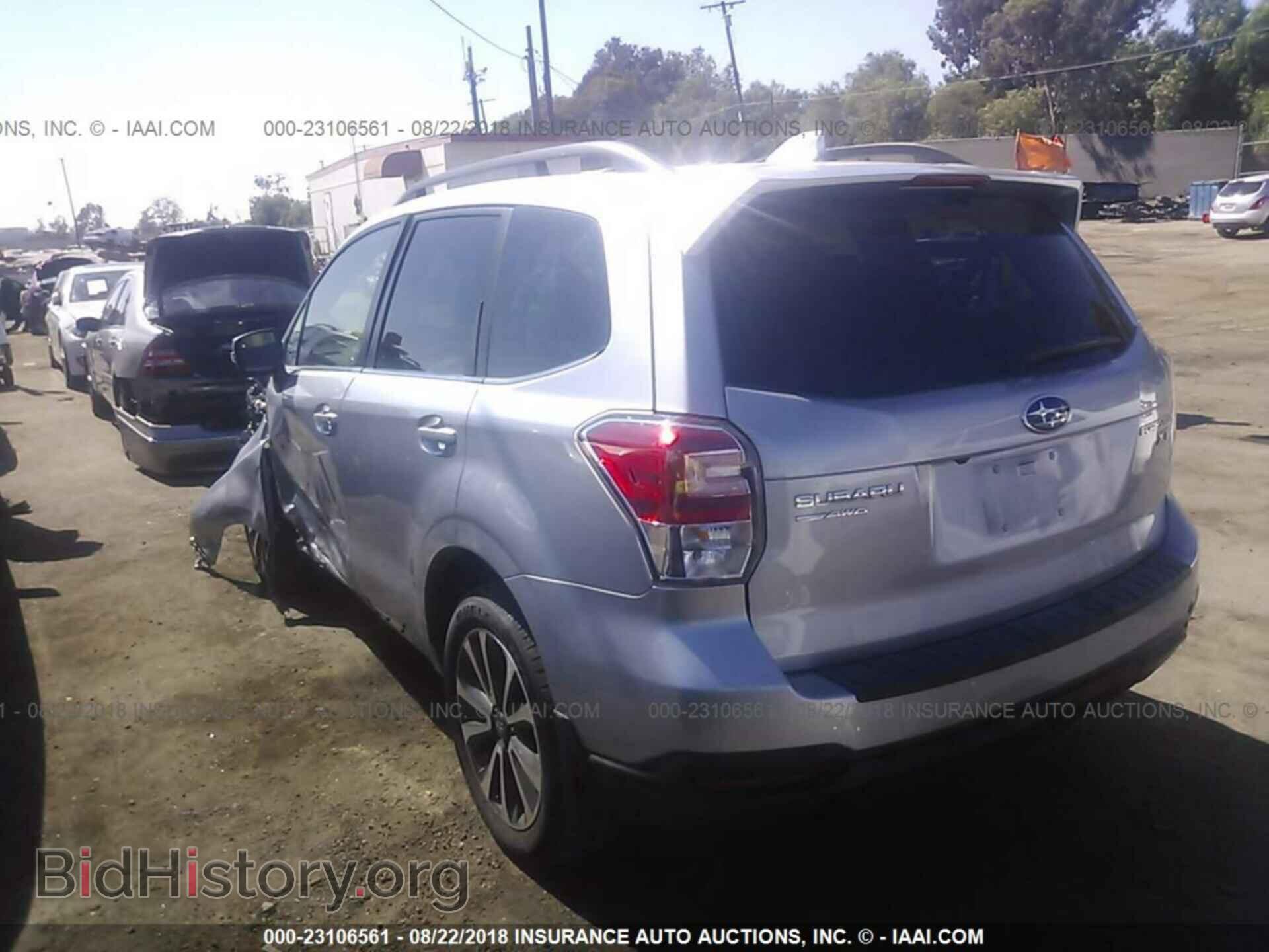 2017 Subaru Forester - VIN: JF2SJGWC2HH486809 - Фото 3