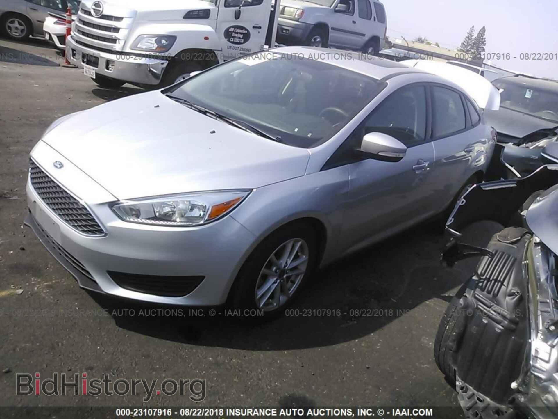 2016 Ford Focus - VIN: 1FADP3F27GL214067 - Photo 2