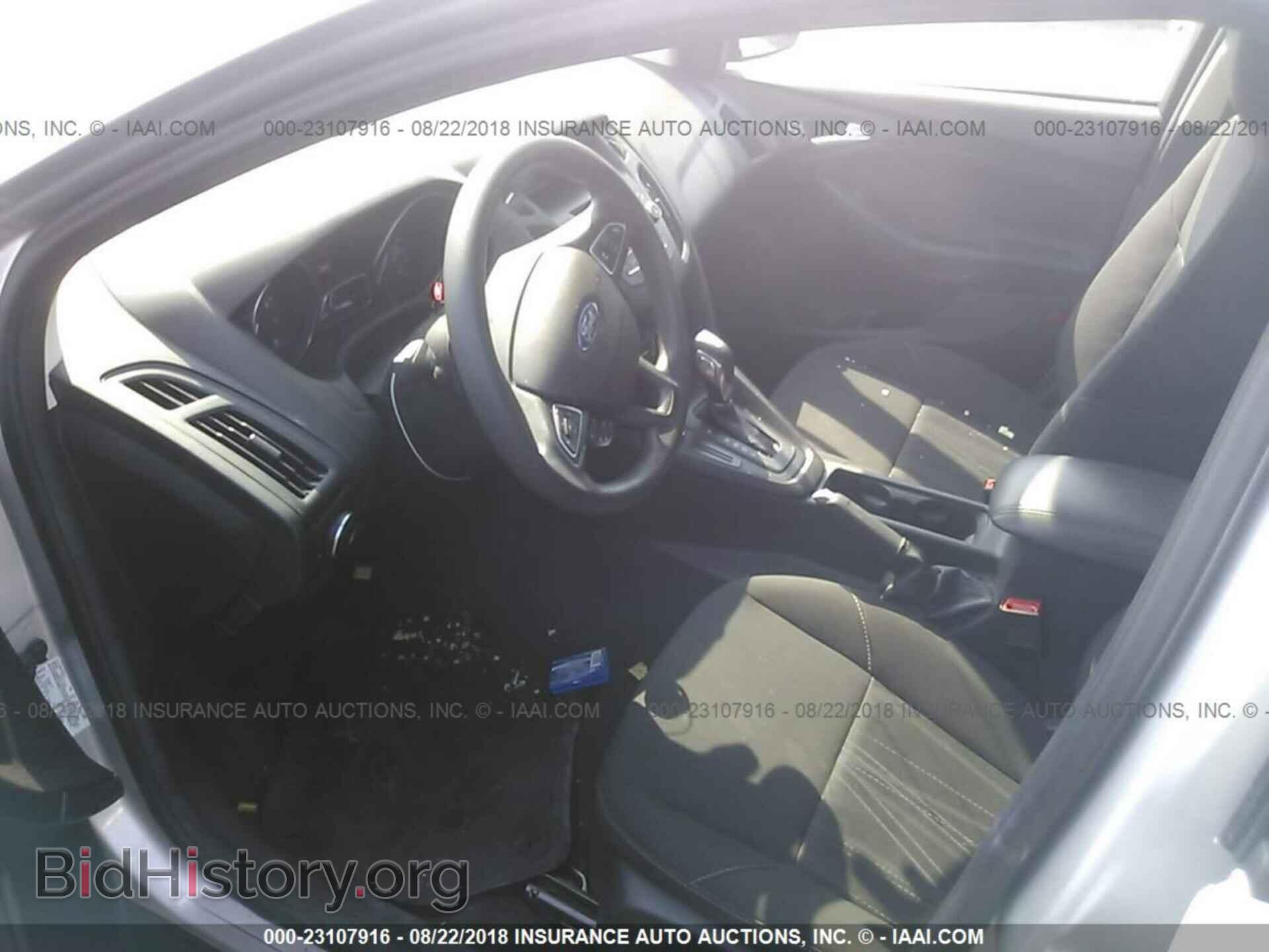 2016 Ford Focus - VIN: 1FADP3F27GL214067 - Photo 5