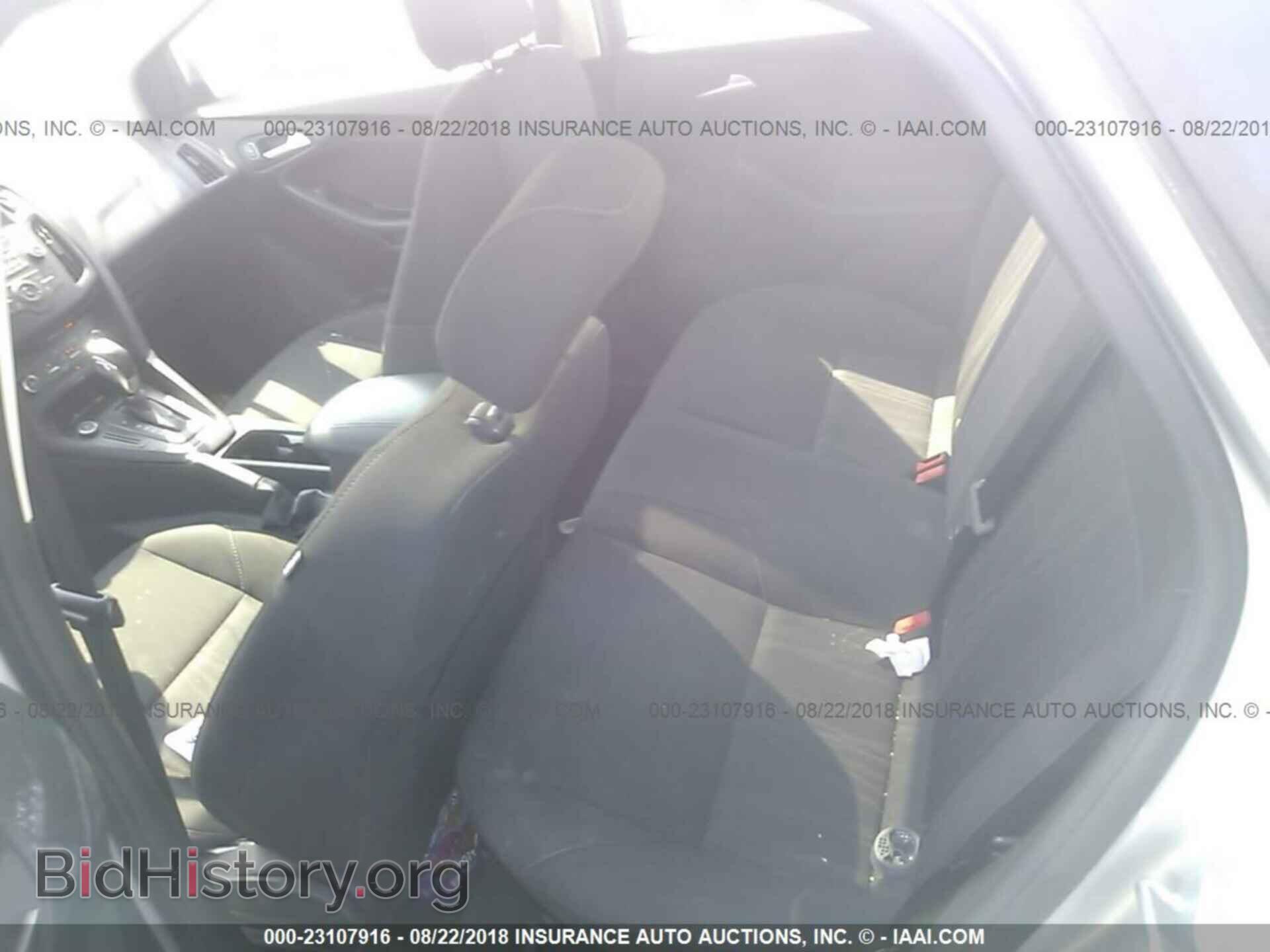 2016 Ford Focus - VIN: 1FADP3F27GL214067 - Photo 8